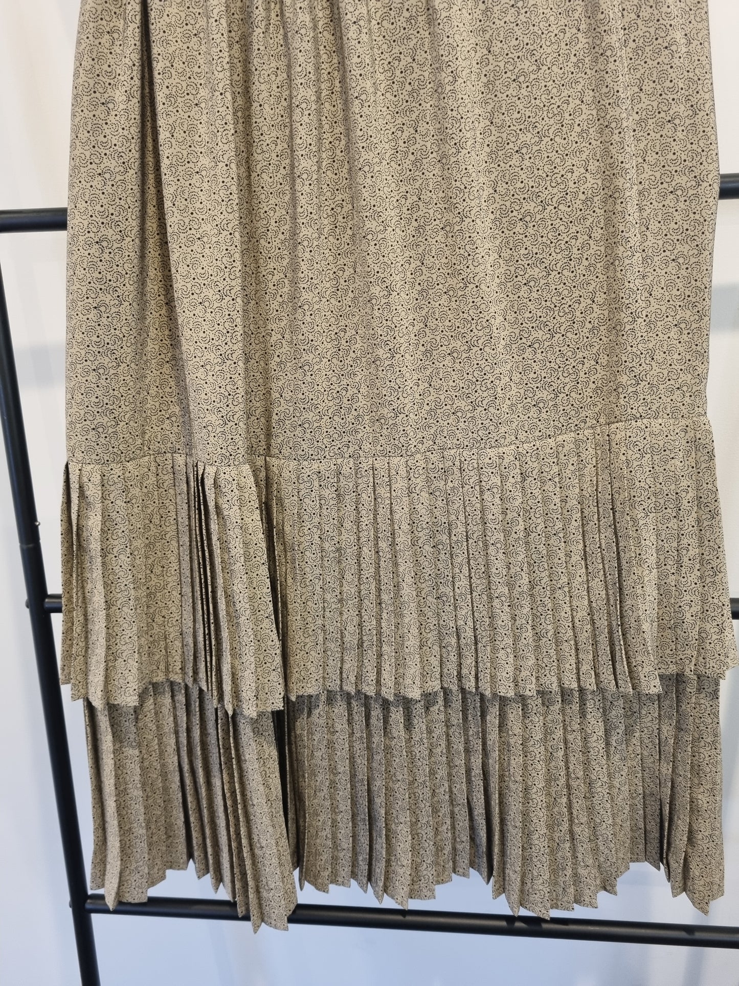 Queens Skirt - Size 14