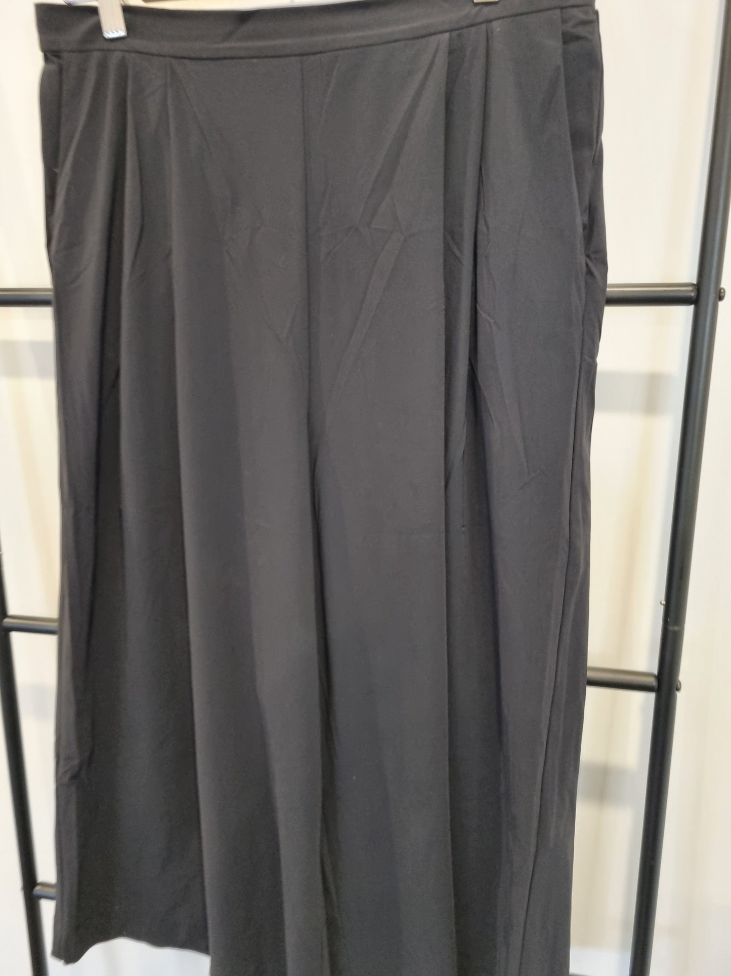 Paula Ryan Culottes - Size L