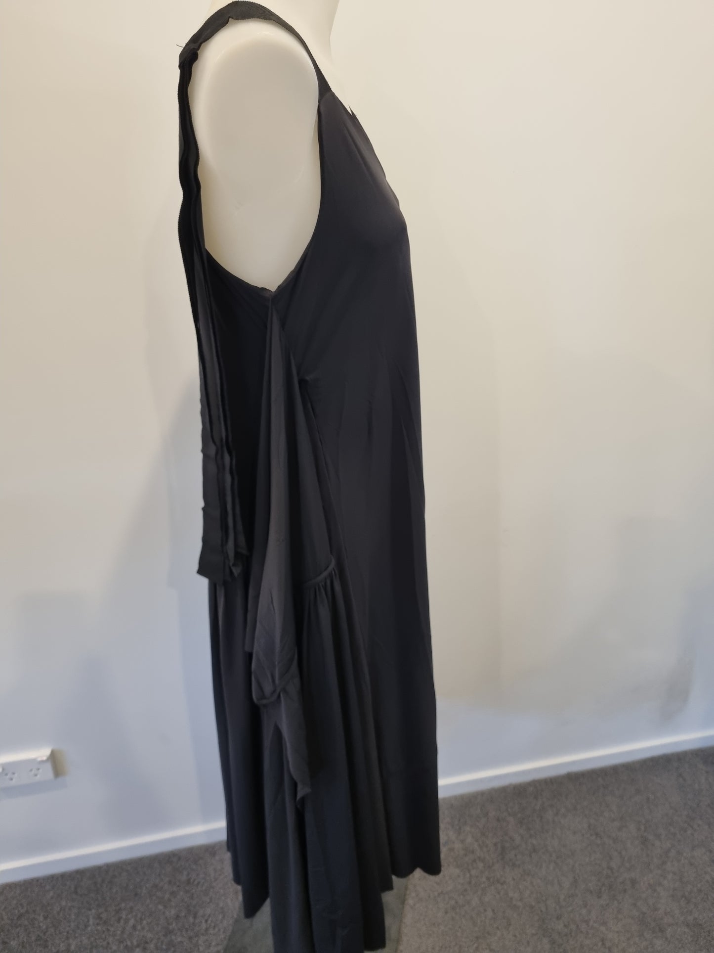 Paula Ryan Sample Dress - Size M
