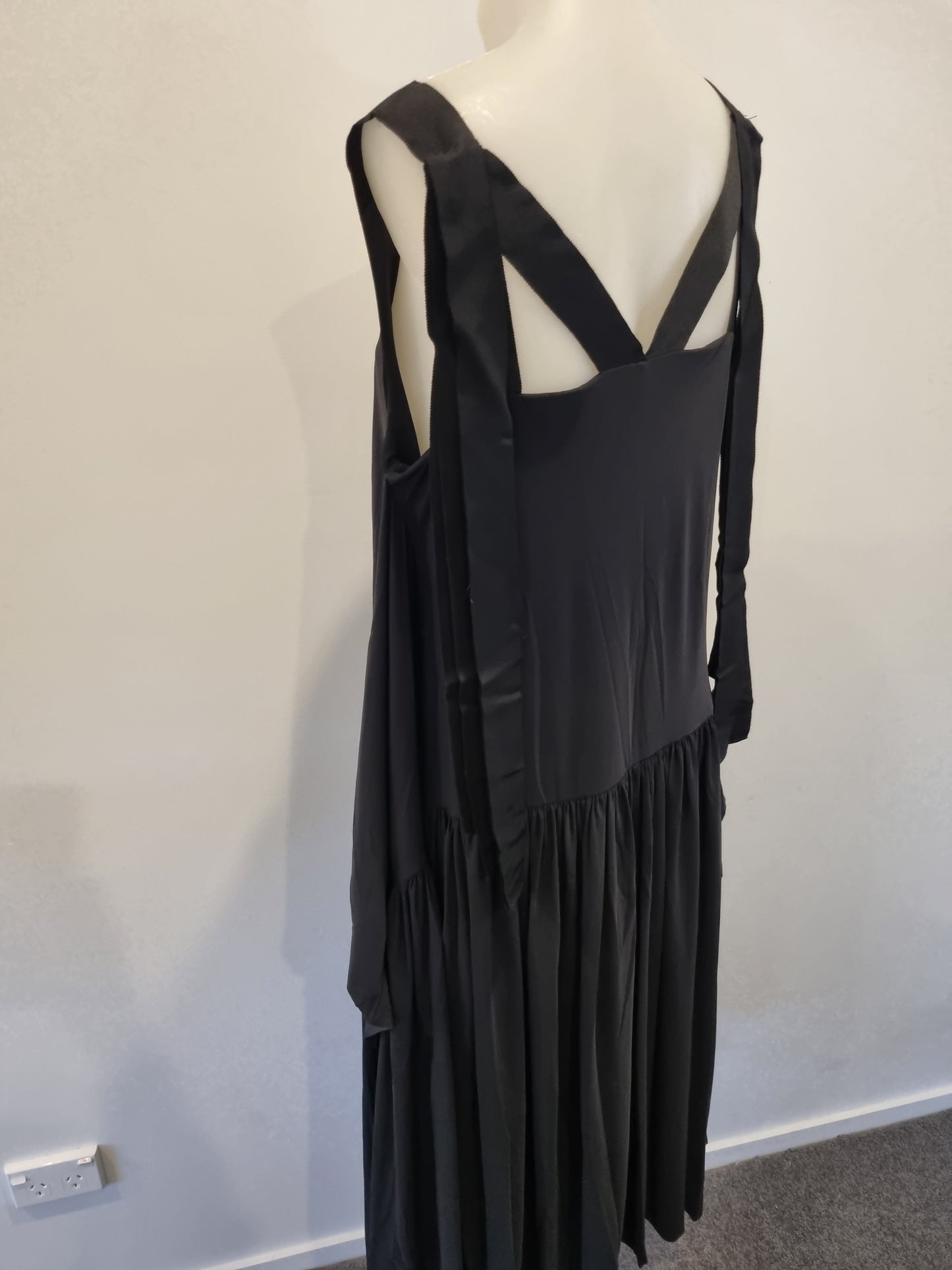 Paula Ryan Sample Dress - Size M