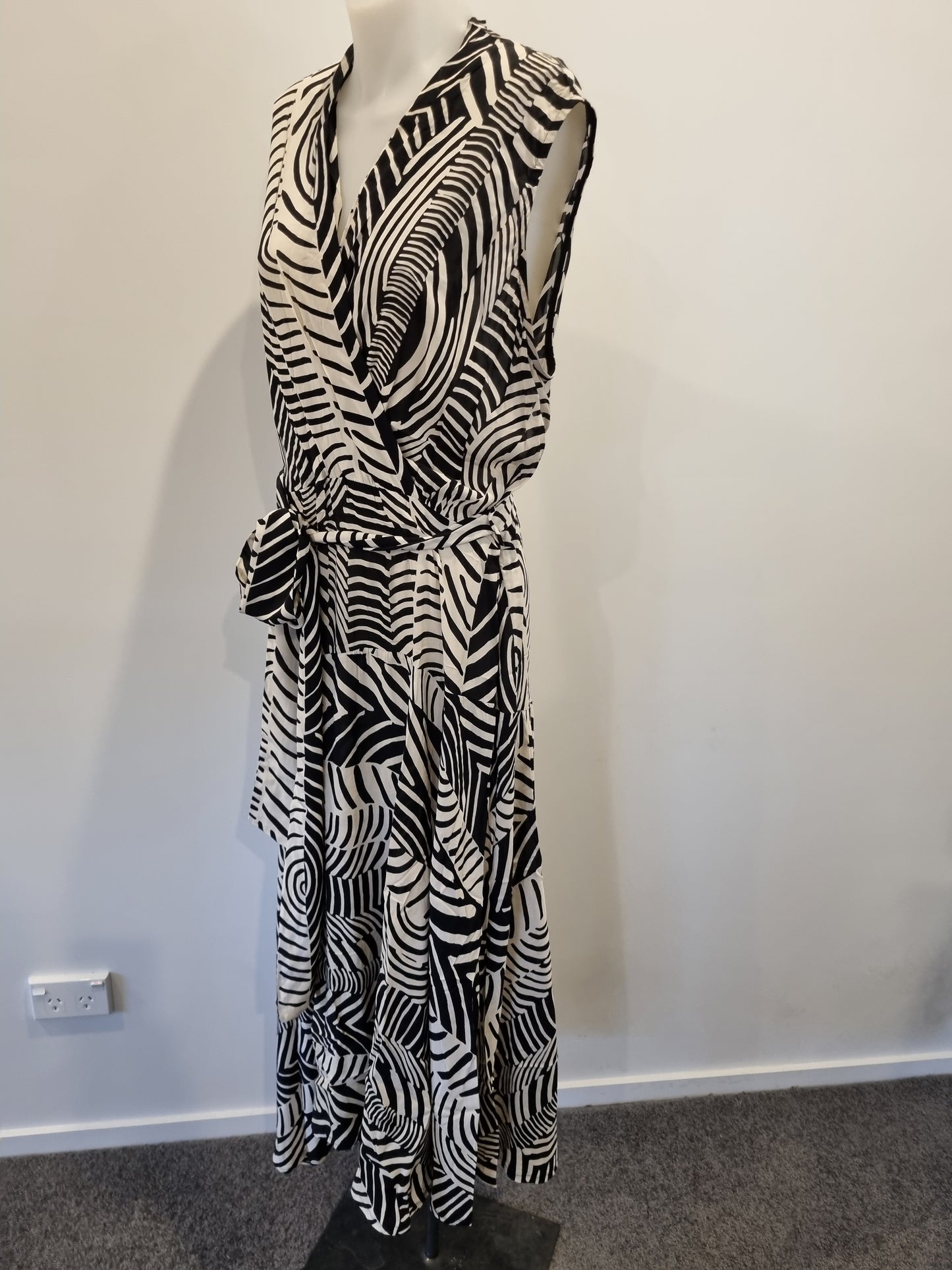 Paula Ryan Drape Front Dress - Size L