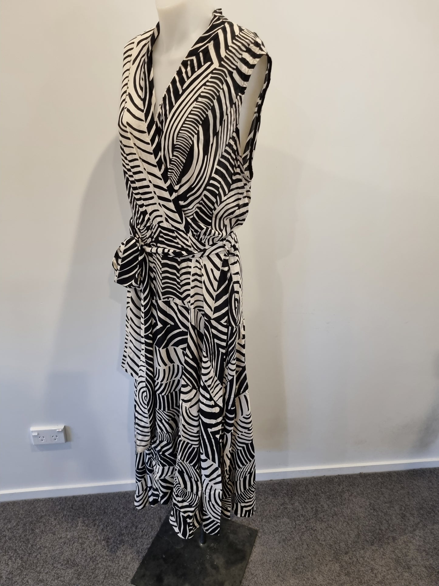 Paula Ryan Drape Front Dress - Size L