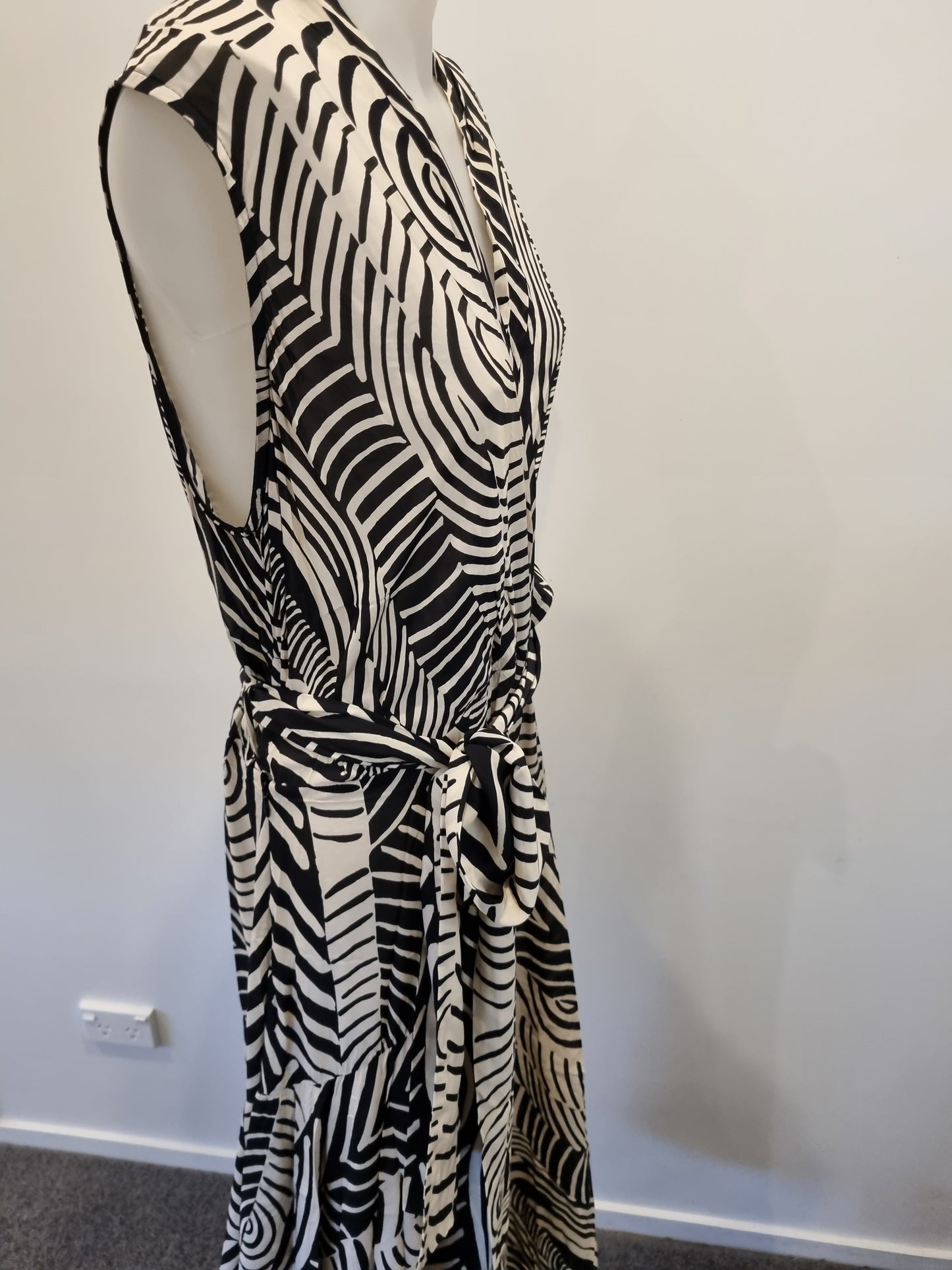 Paula Ryan Drape Front Dress - Size L