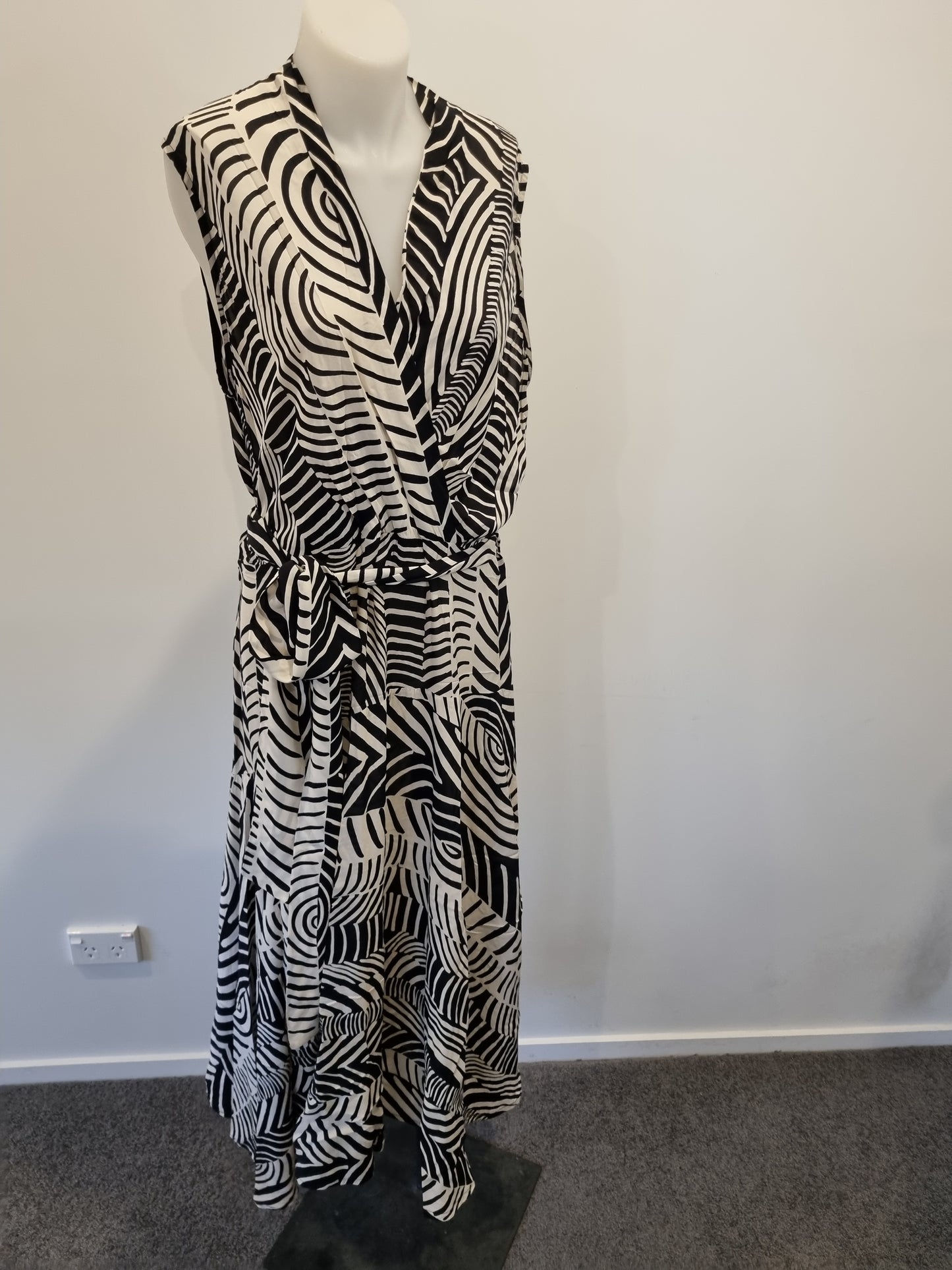 Paula Ryan Drape Front Dress - Size L