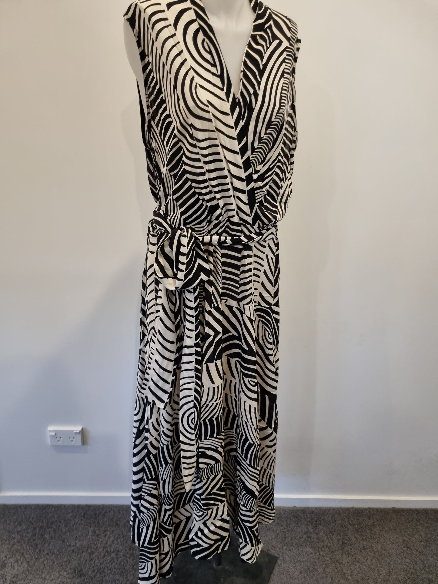 Paula Ryan Drape Front Dress - Size L