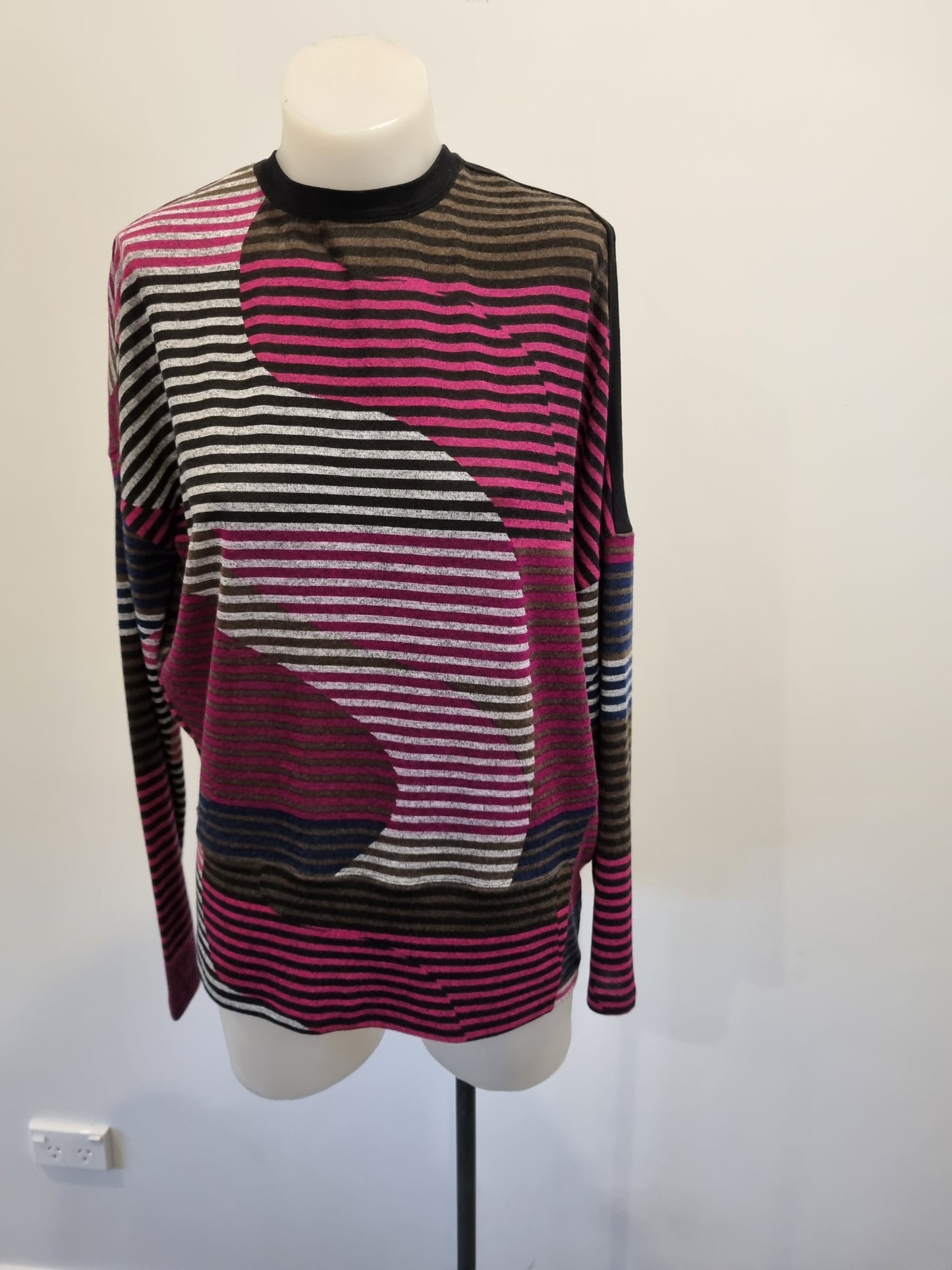 Paula Ryan Top - Size M