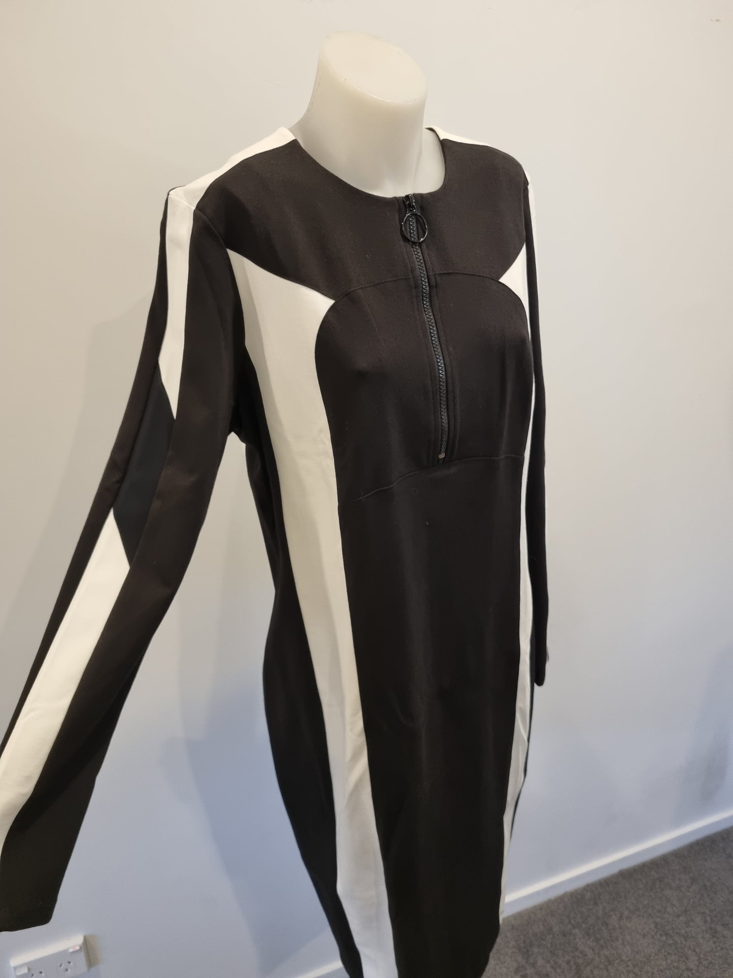 Paula Ryan Dress - Size L