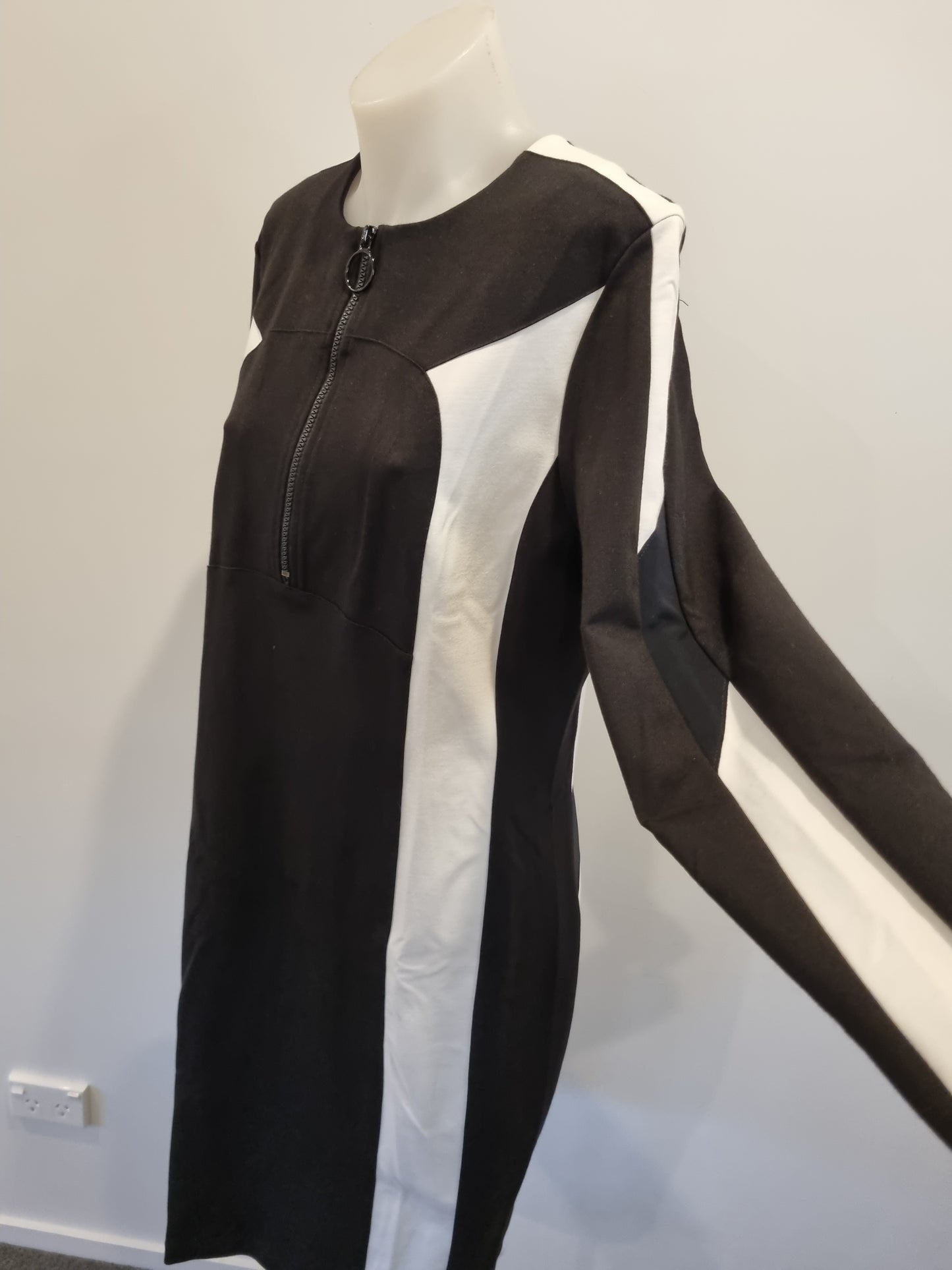 Paula Ryan Dress - Size L