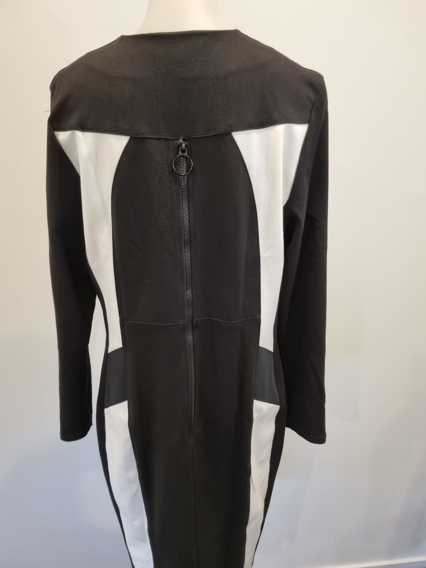Paula Ryan Dress - Size L