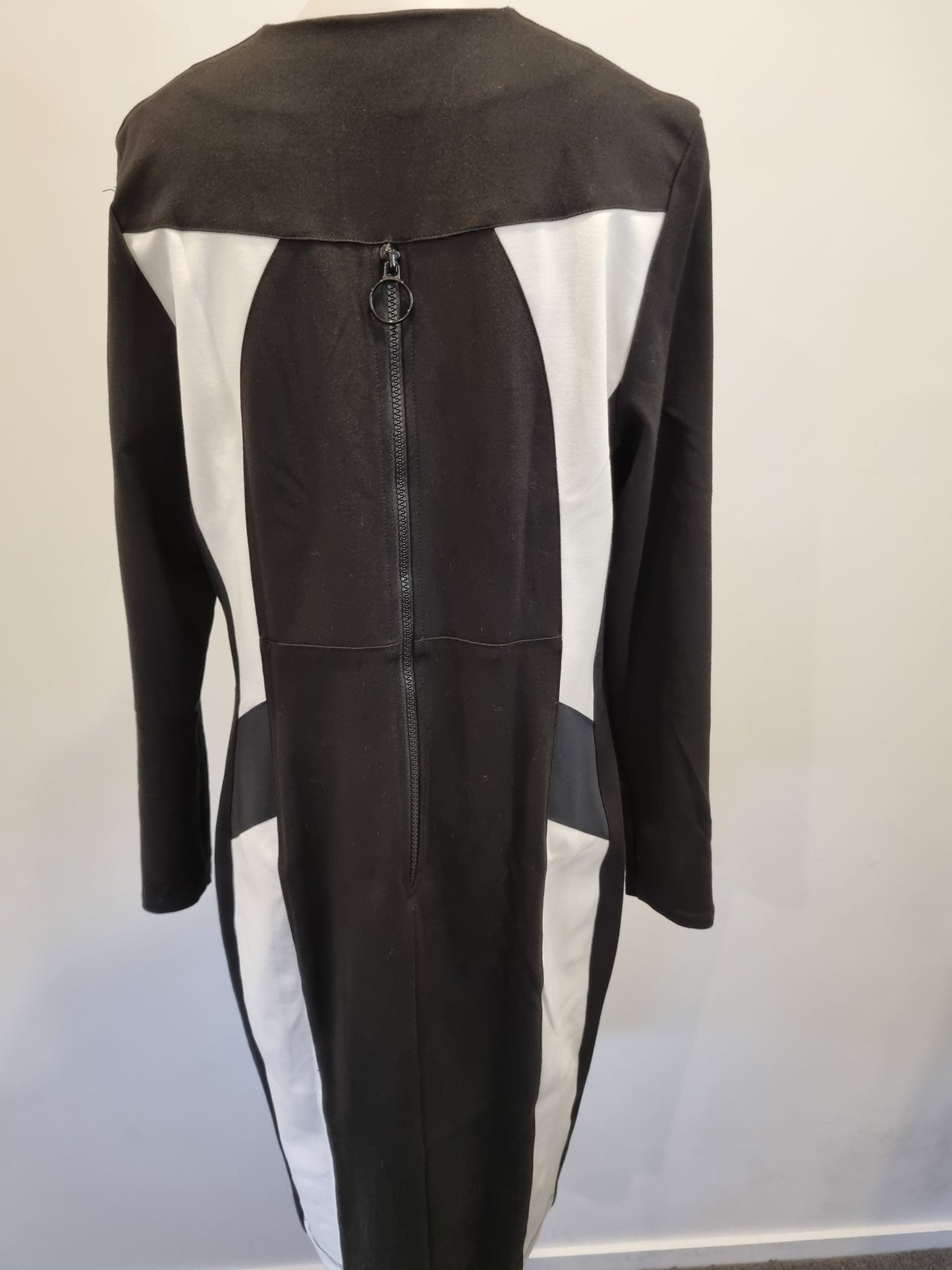 Paula Ryan Dress - Size L