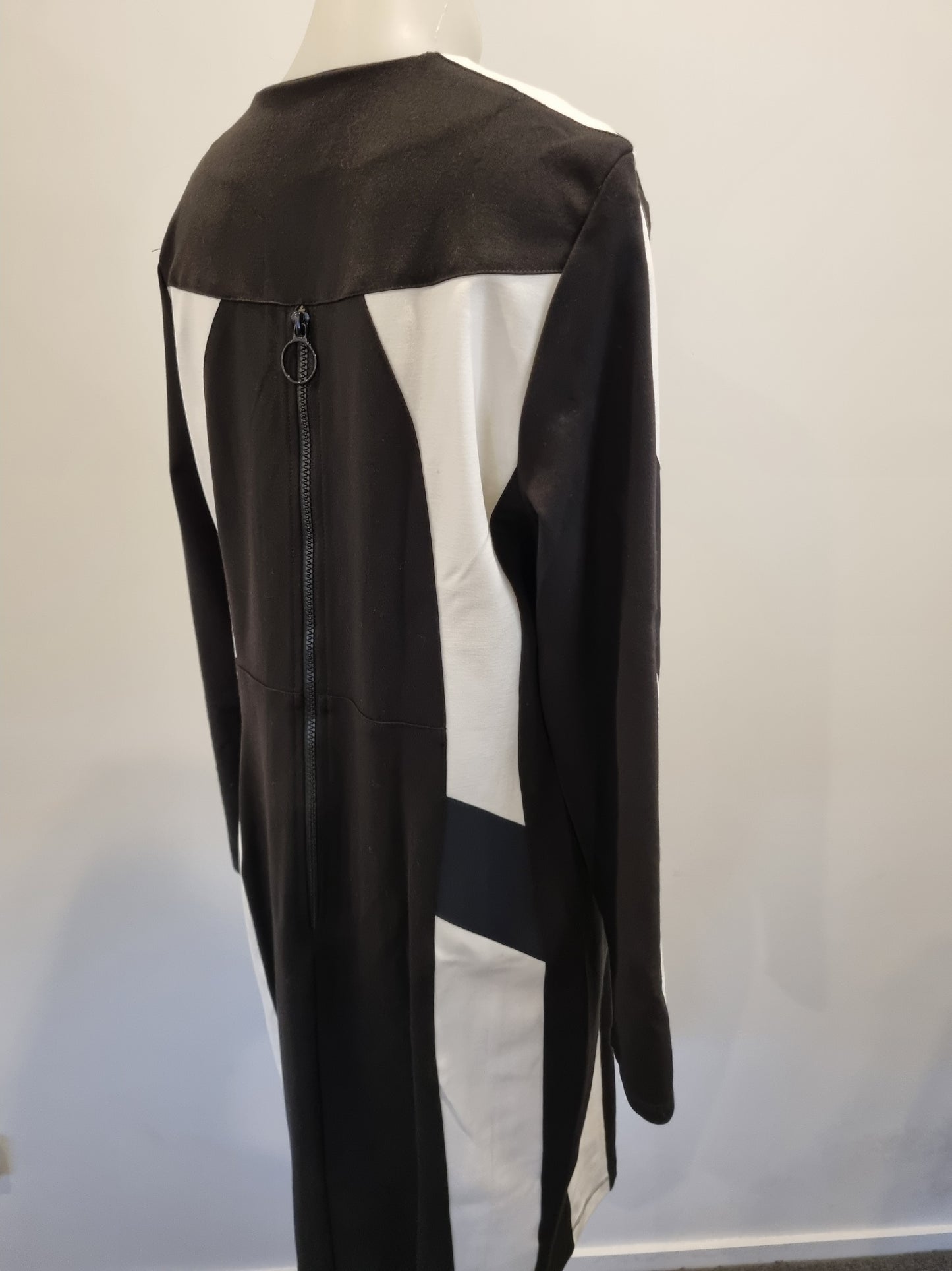 Paula Ryan Dress - Size L