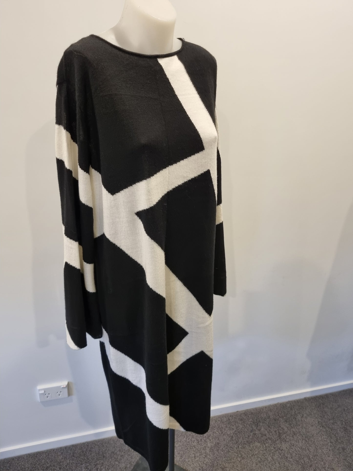 Paula Ryan Dress - Size M