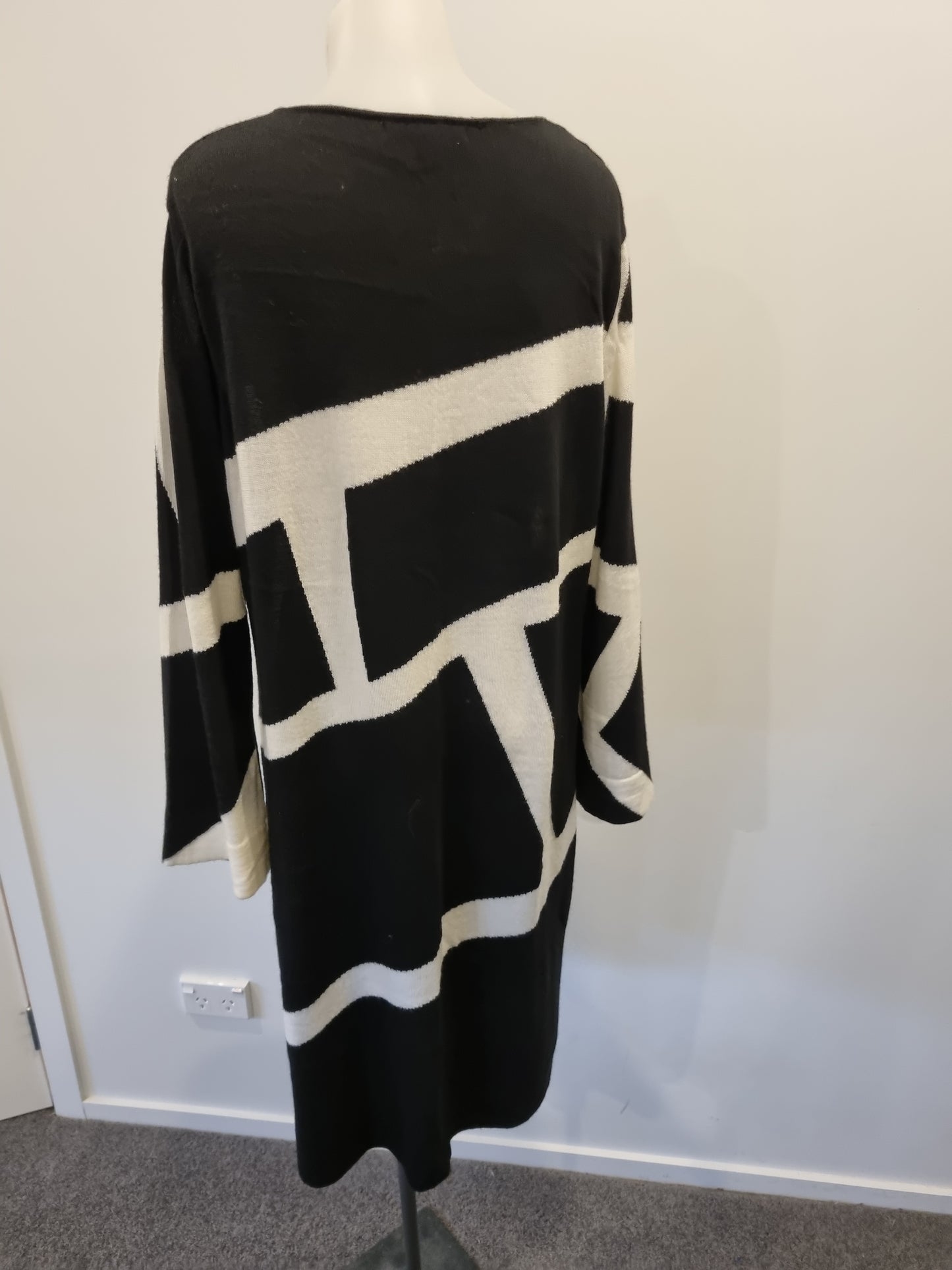 Paula Ryan Dress - Size M