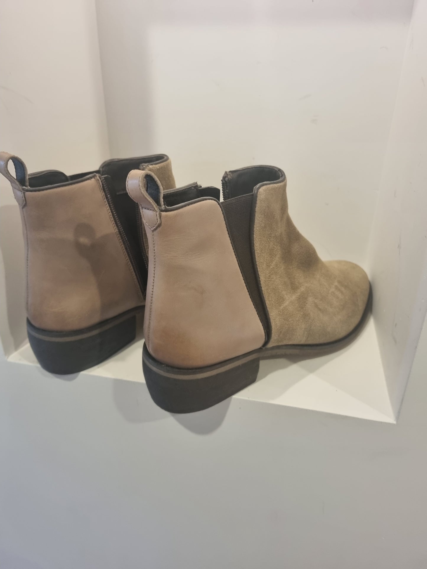 Hush Puppies Ankle Boots - SIze 11 (42)