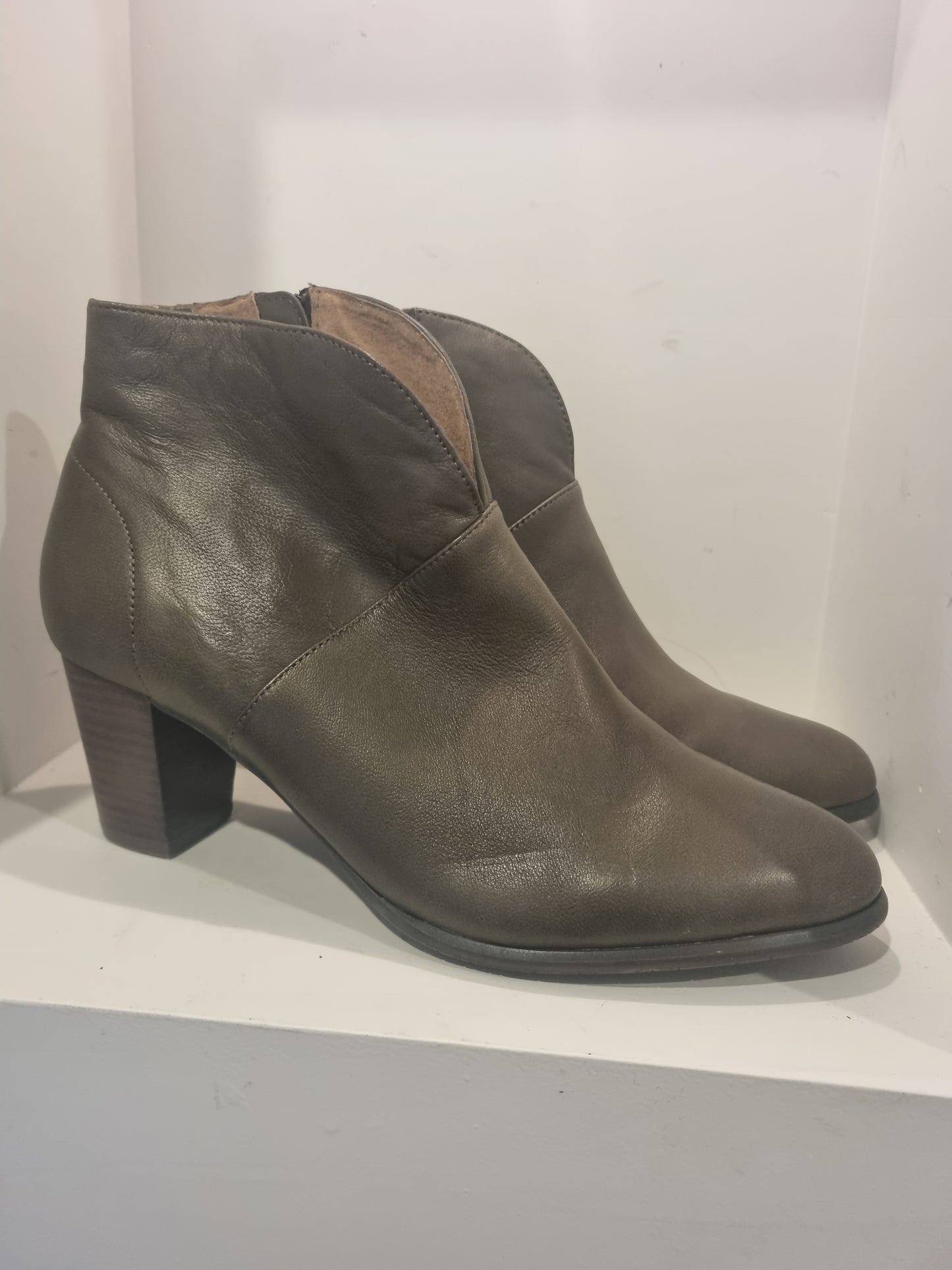 Diane Ferrari Boots - Size 10 (410/41)