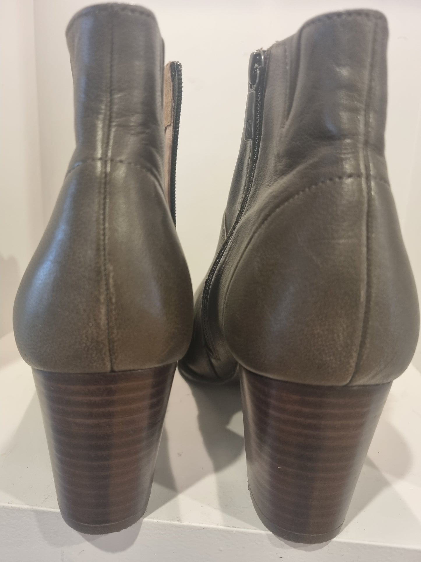 Diane Ferrari Boots - Size 10 (410/41)