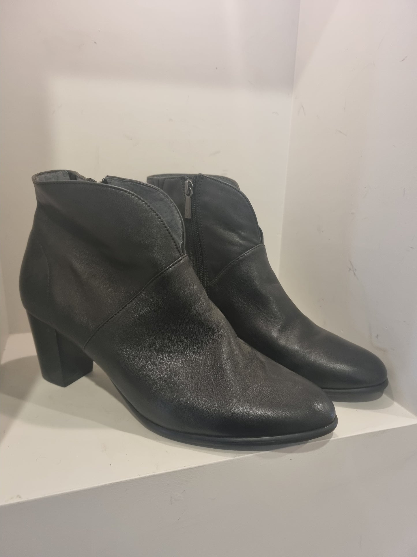Diane Ferrari Ankle Boots - Size 10