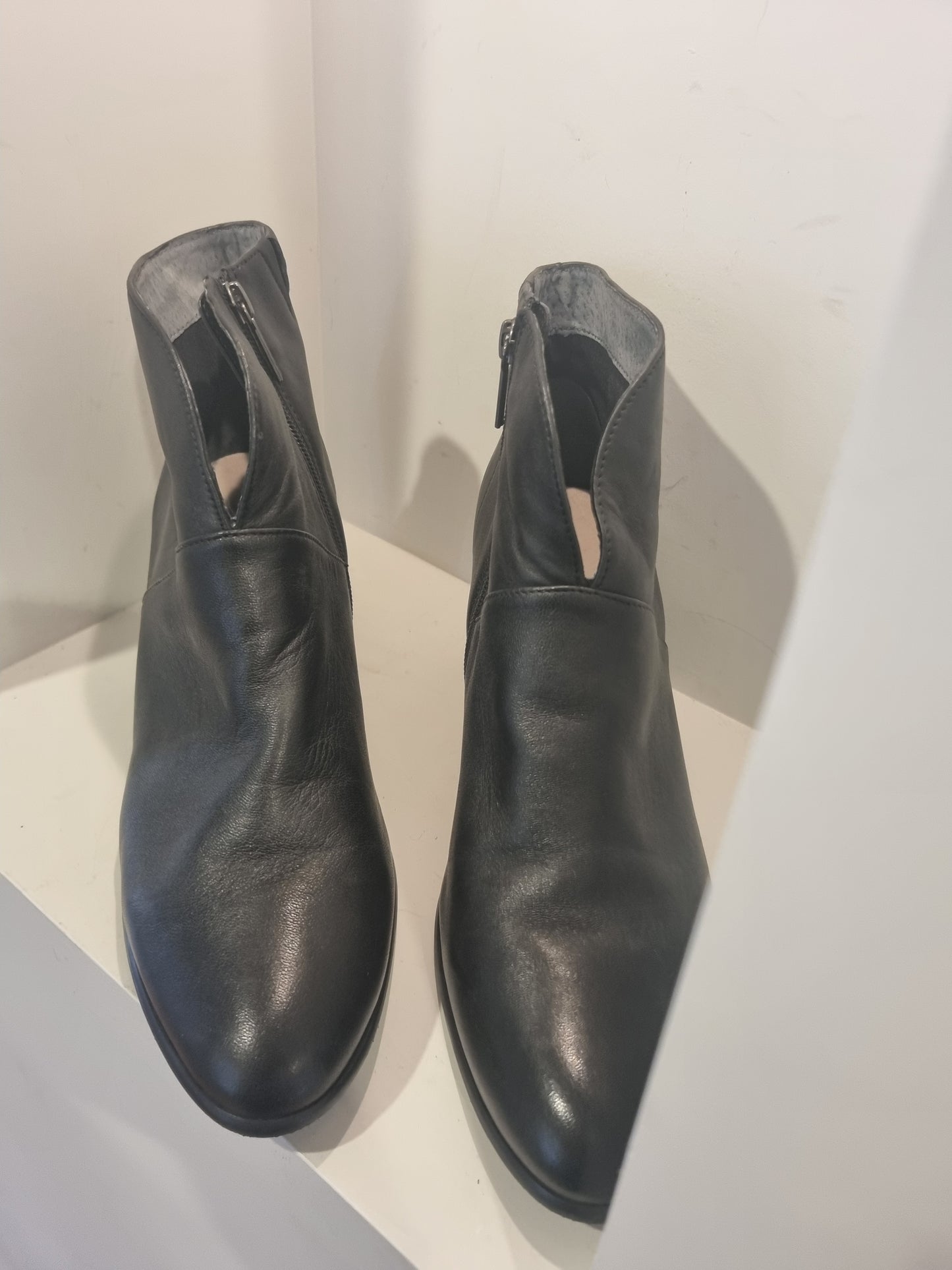 Diane Ferrari Ankle Boots - Size 10