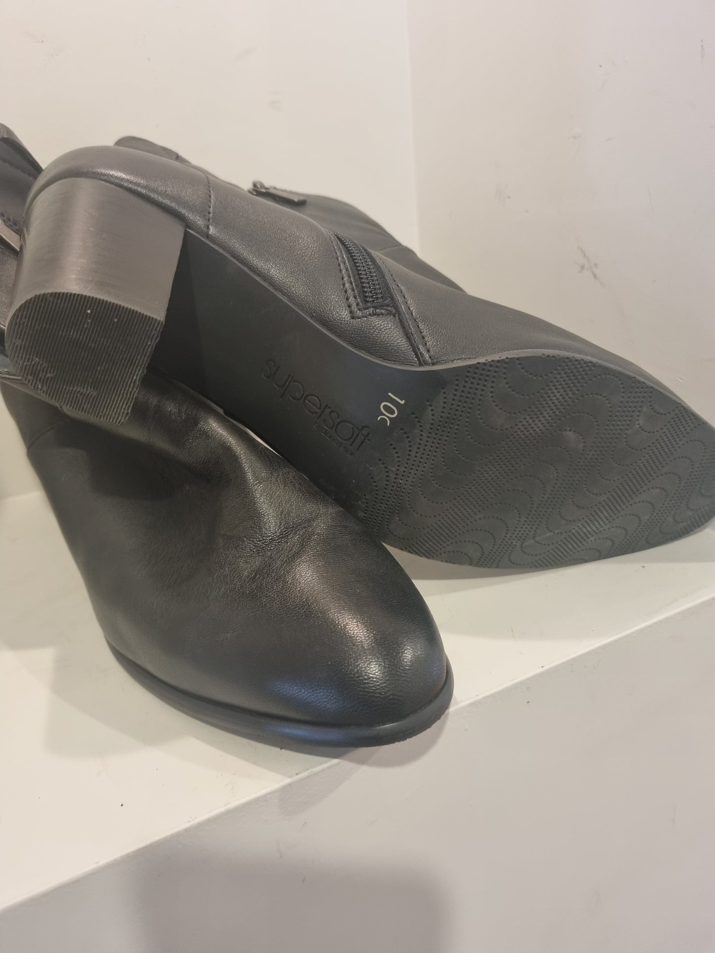 Diane Ferrari Ankle Boots - Size 10