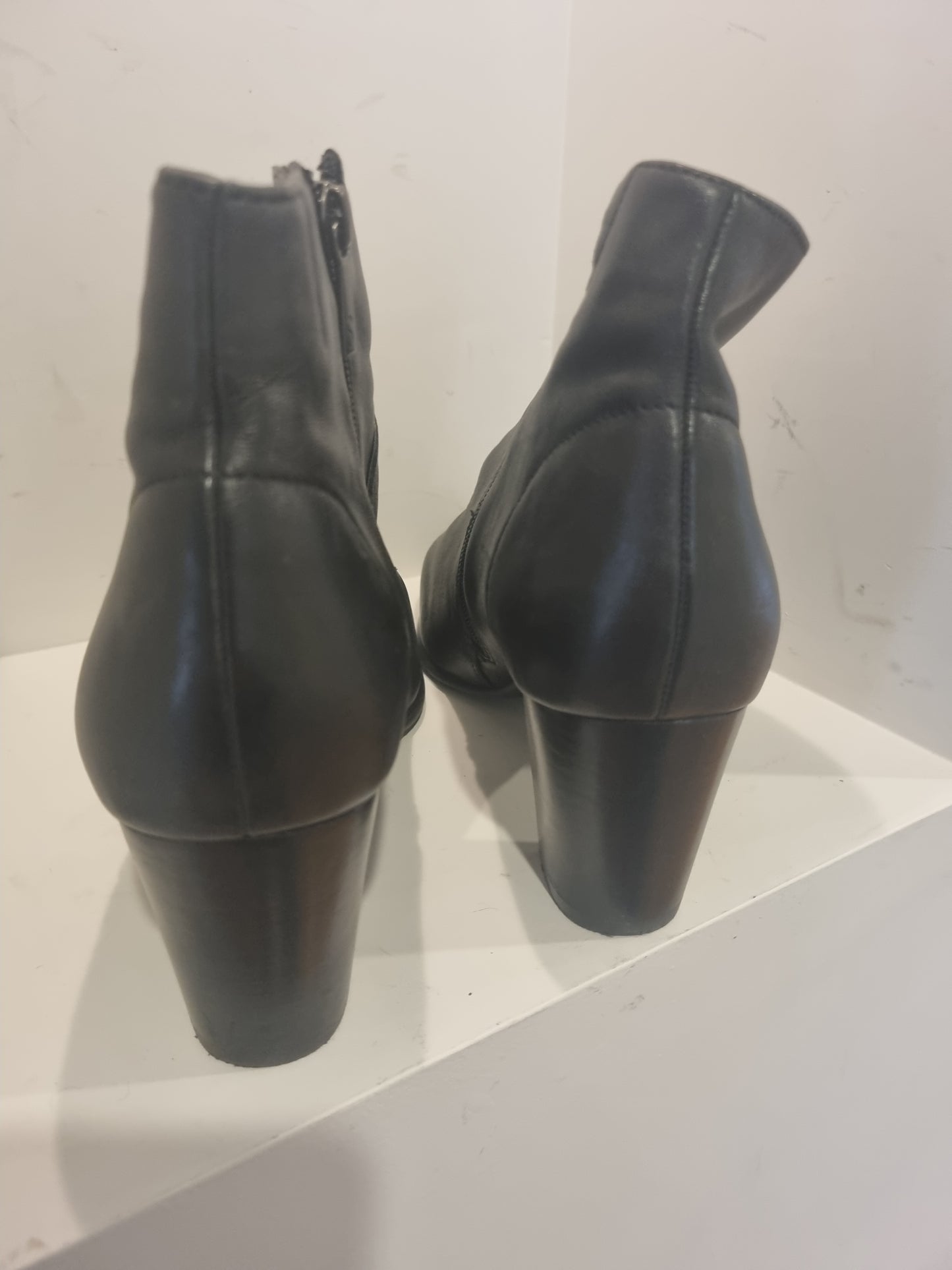 Diane Ferrari Ankle Boots - Size 10