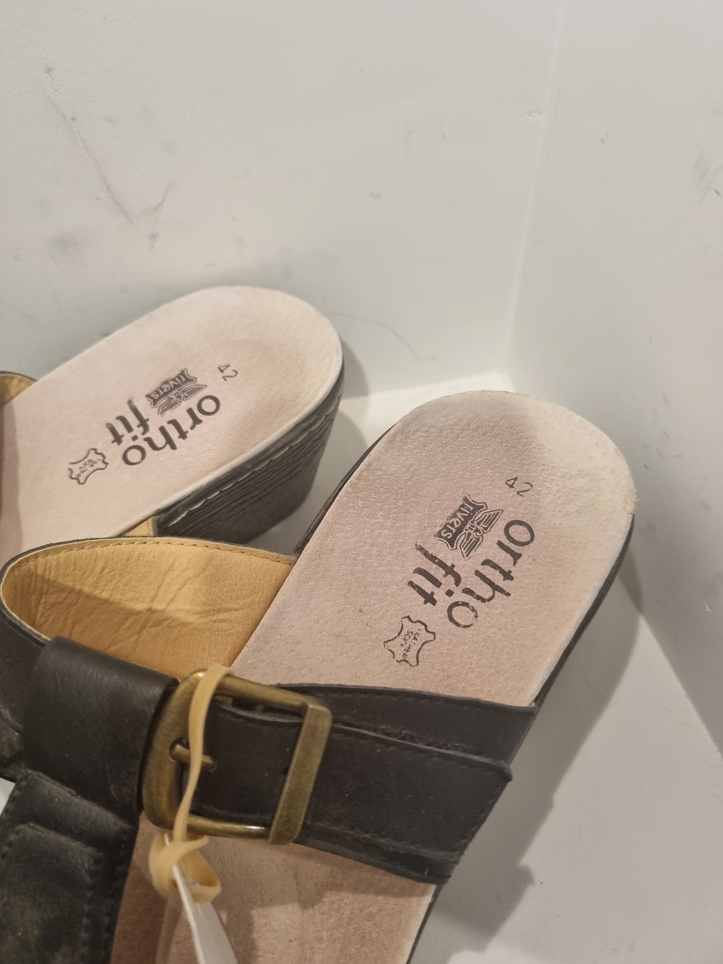 Ortho Fit Low Heels - Size 42