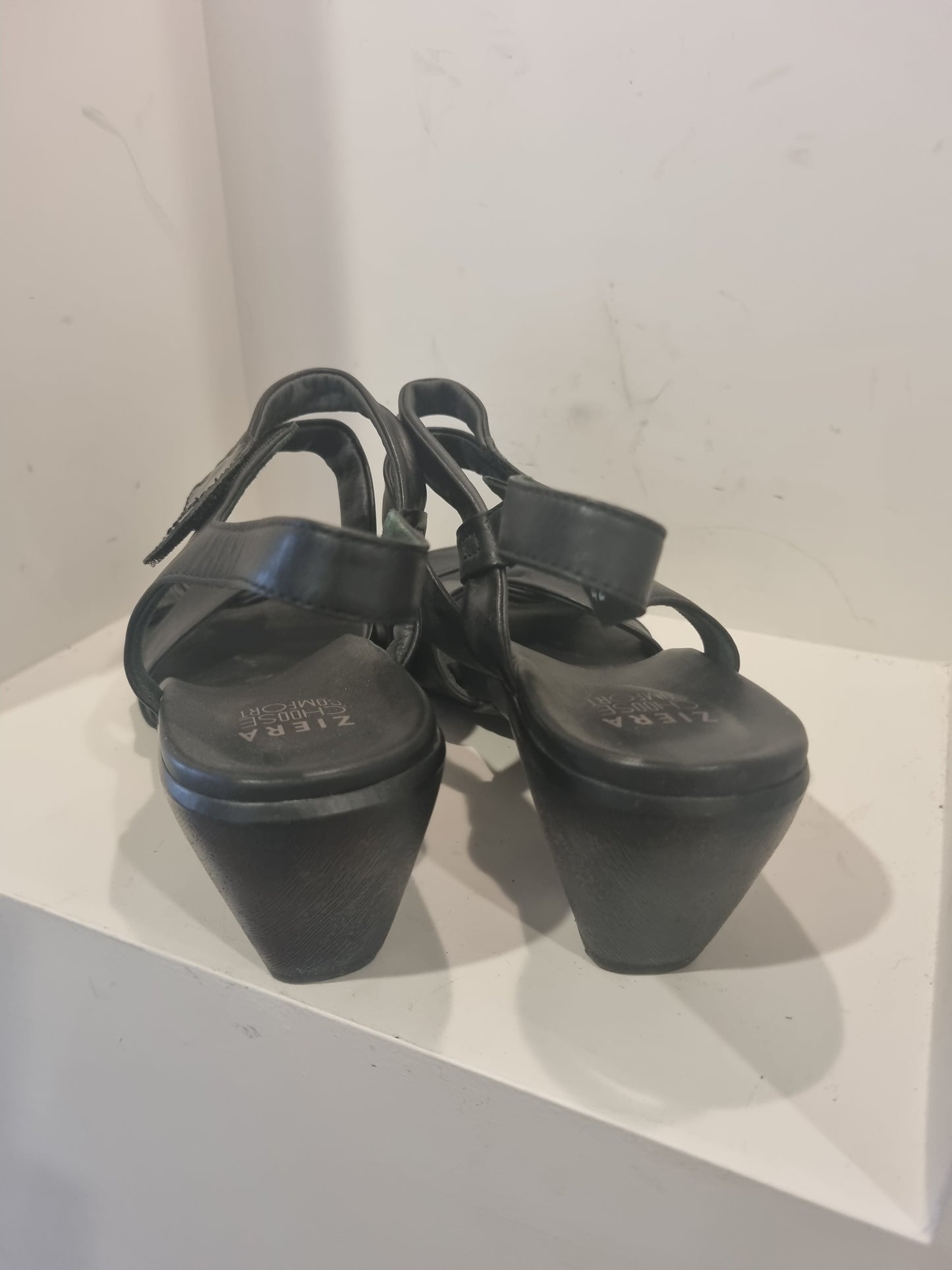 Ziera Low Heels - Size 42