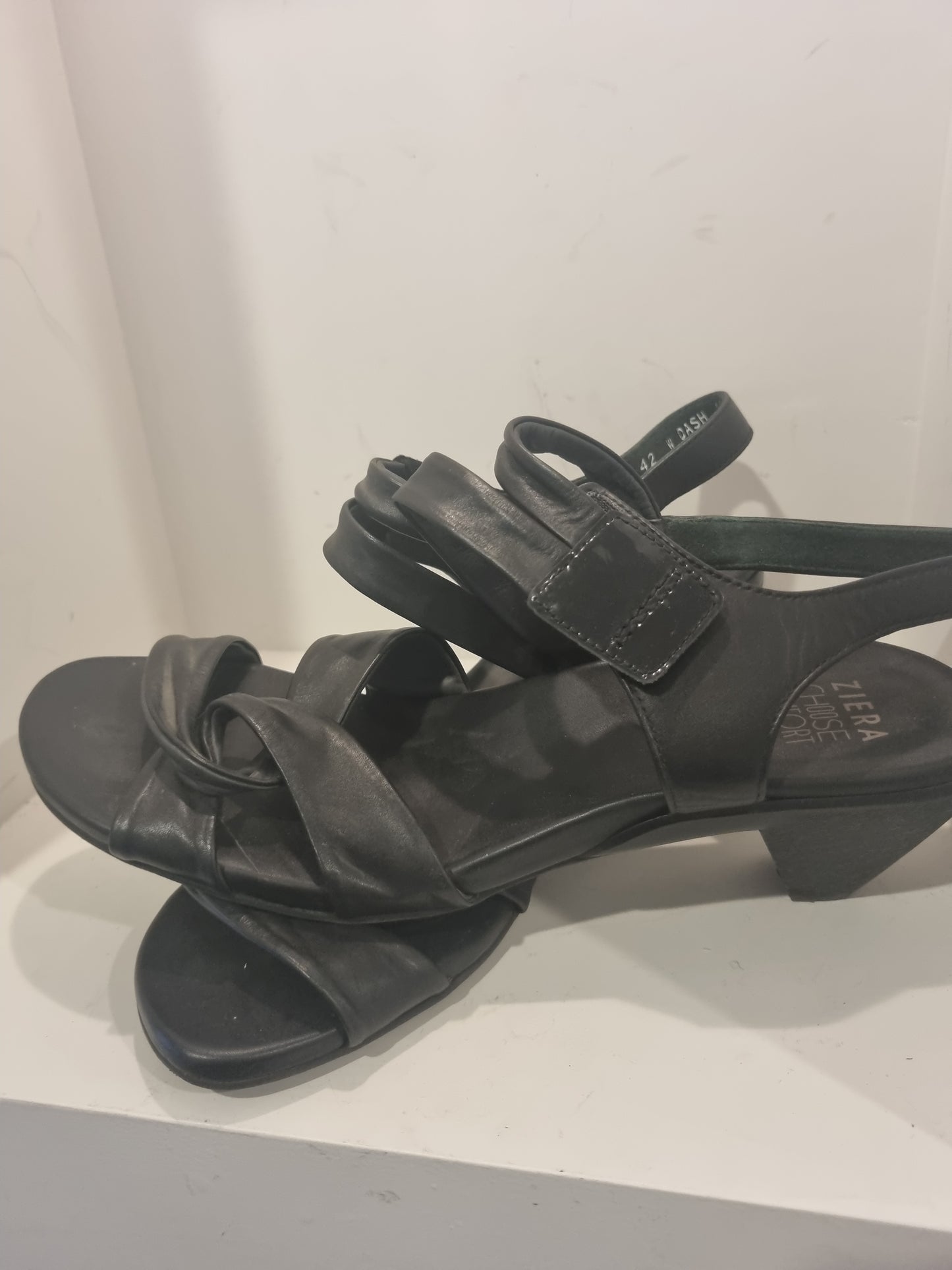 Ziera Low Heels - Size 42