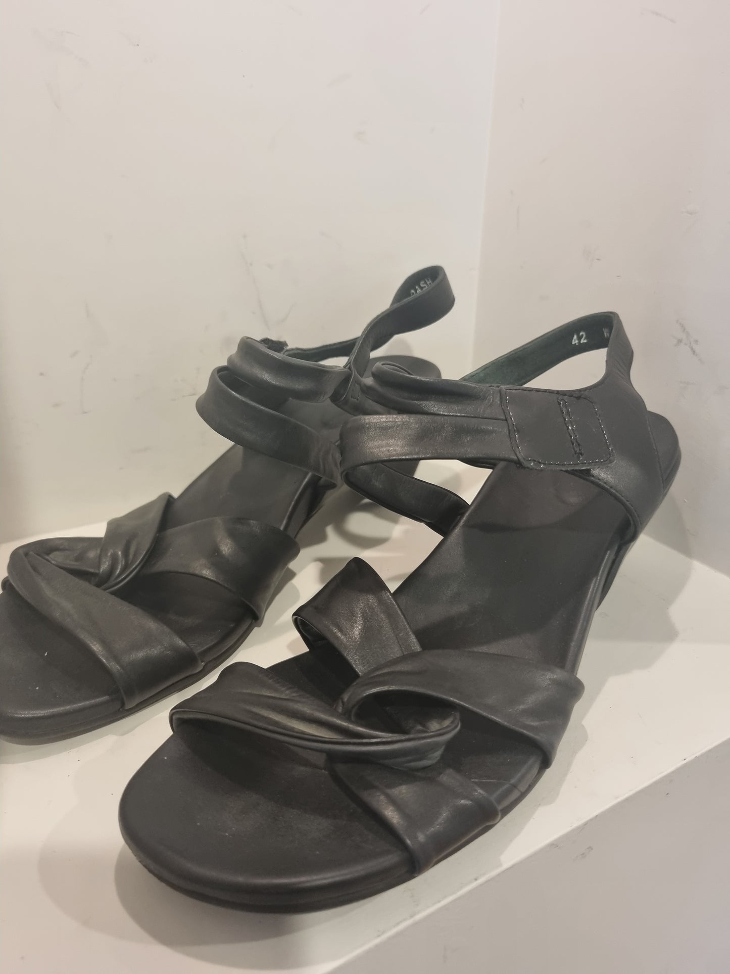 Ziera Low Heels - Size 42