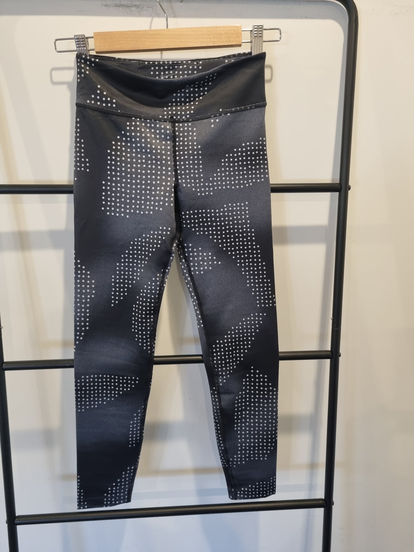 Nike DriFit Leggings - Youth M (10-12)