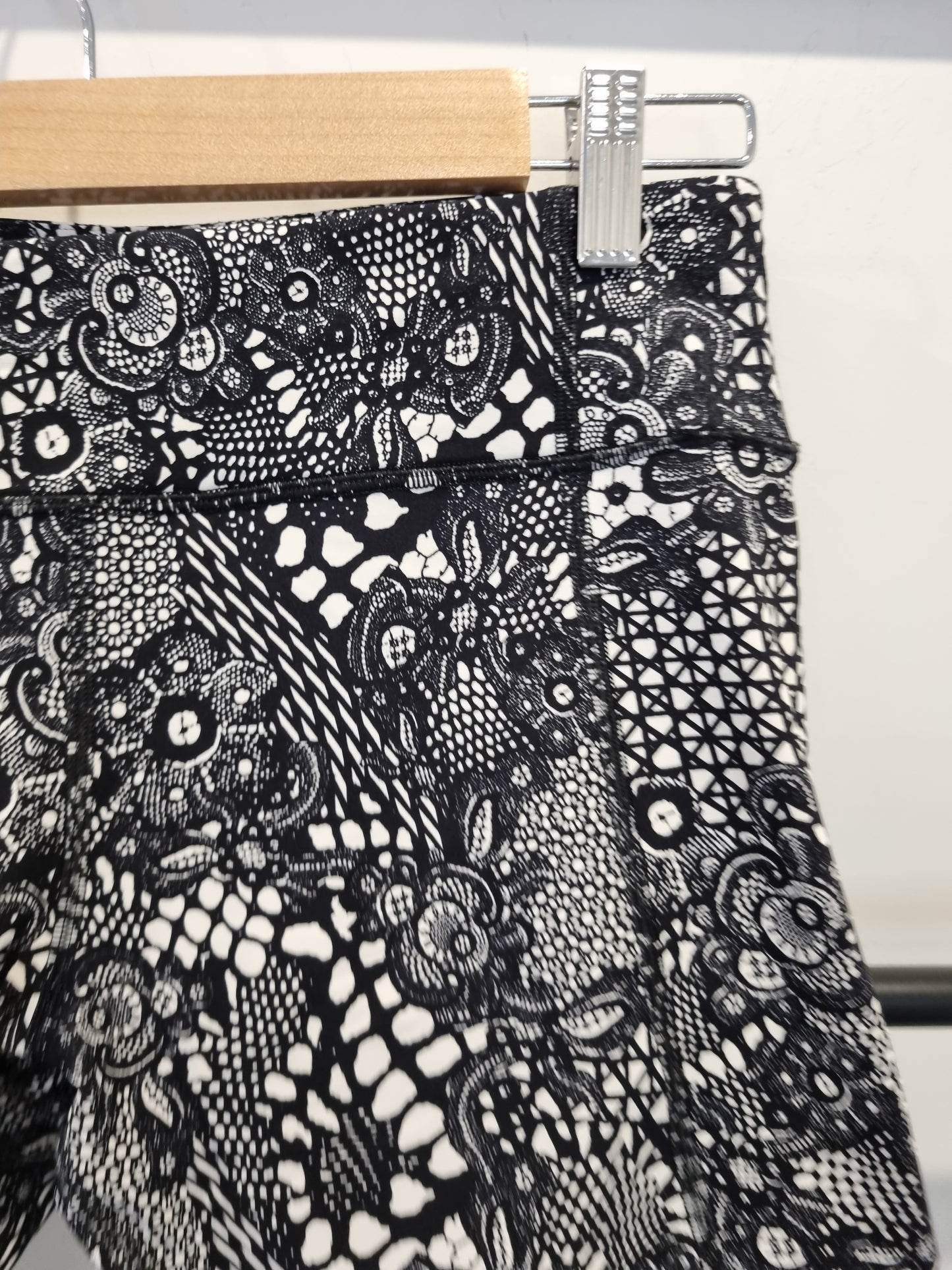 Lululemon Tights - Size 10