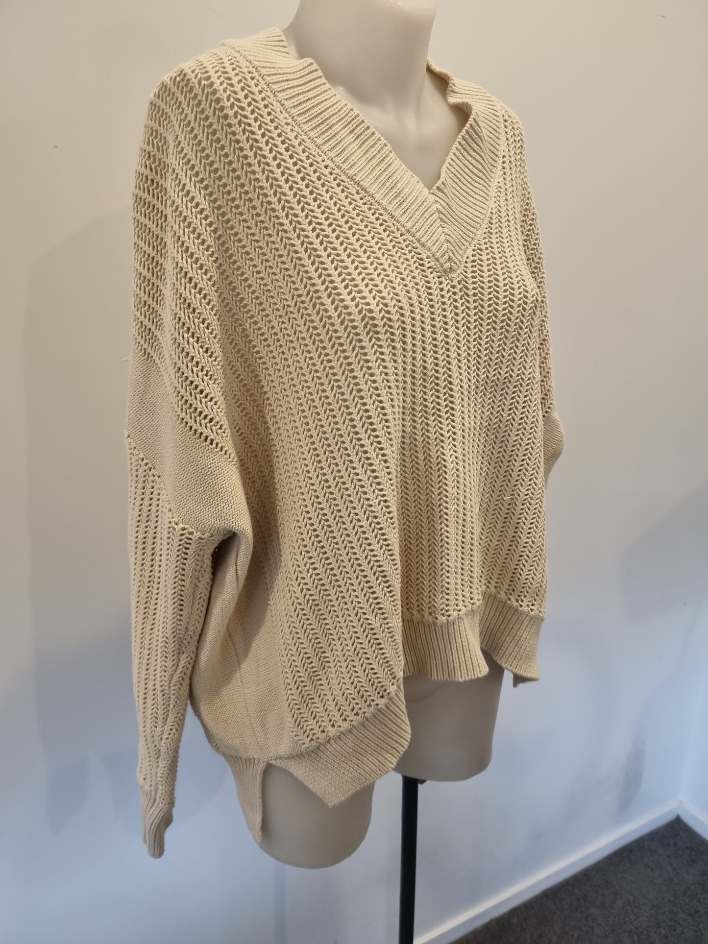 Max Jumper - Size M