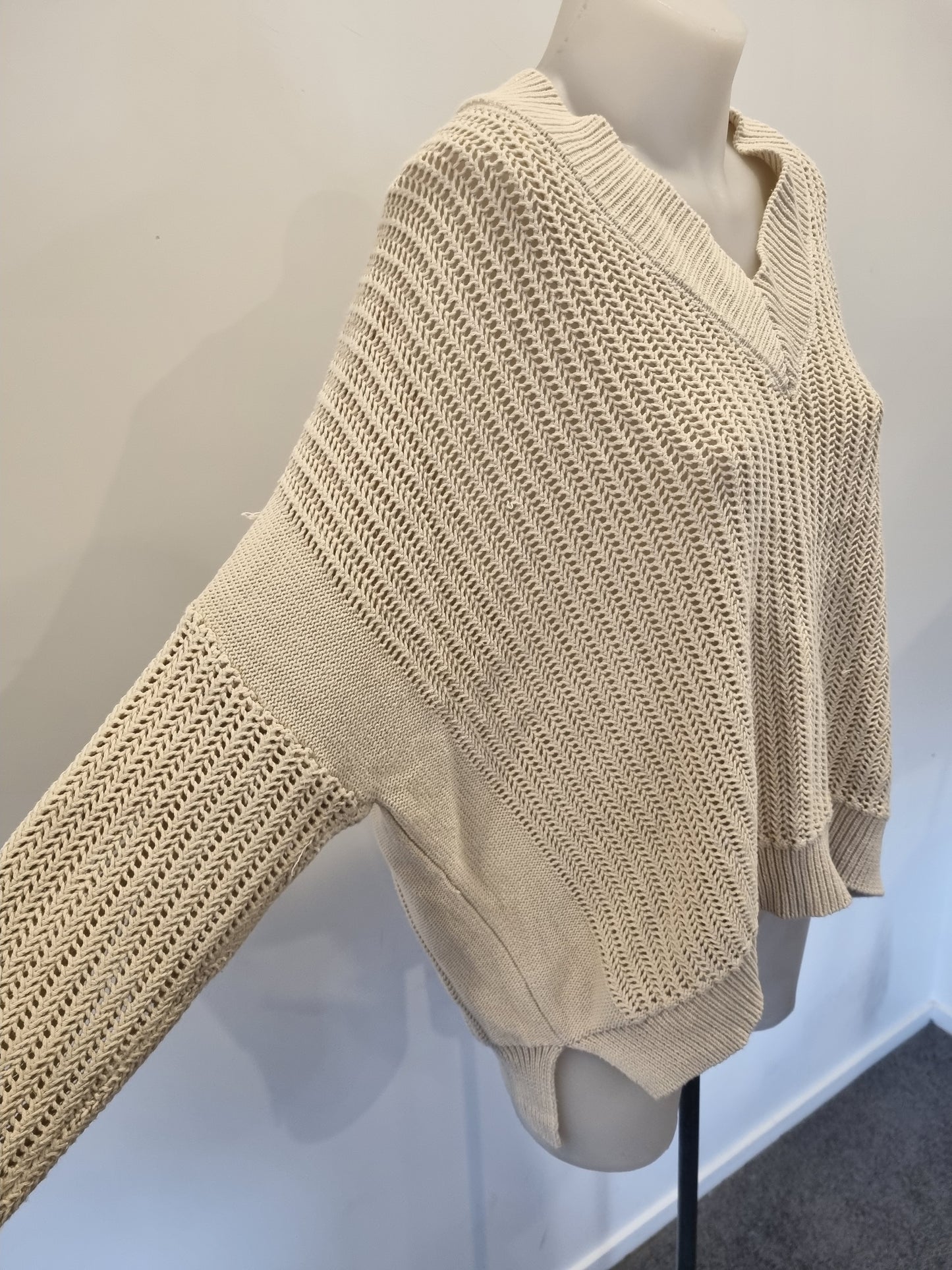 Max Jumper - Size M