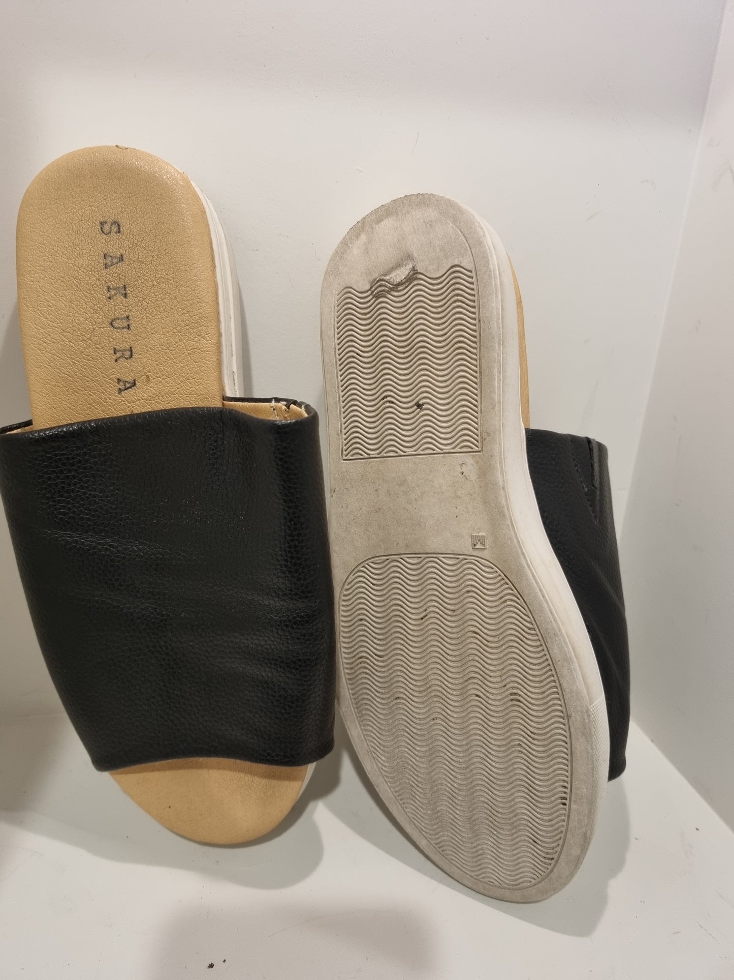 Sakura Slides - Size 8 (38)