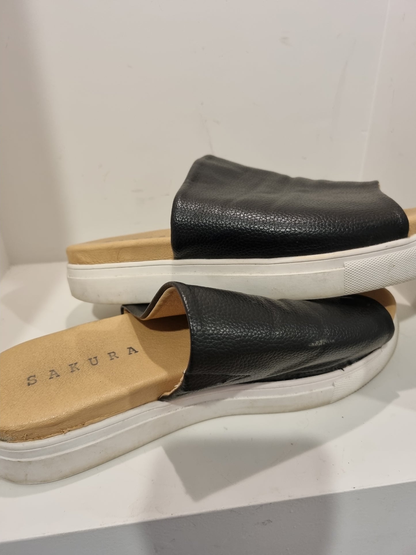 Sakura Slides - Size 8 (38)