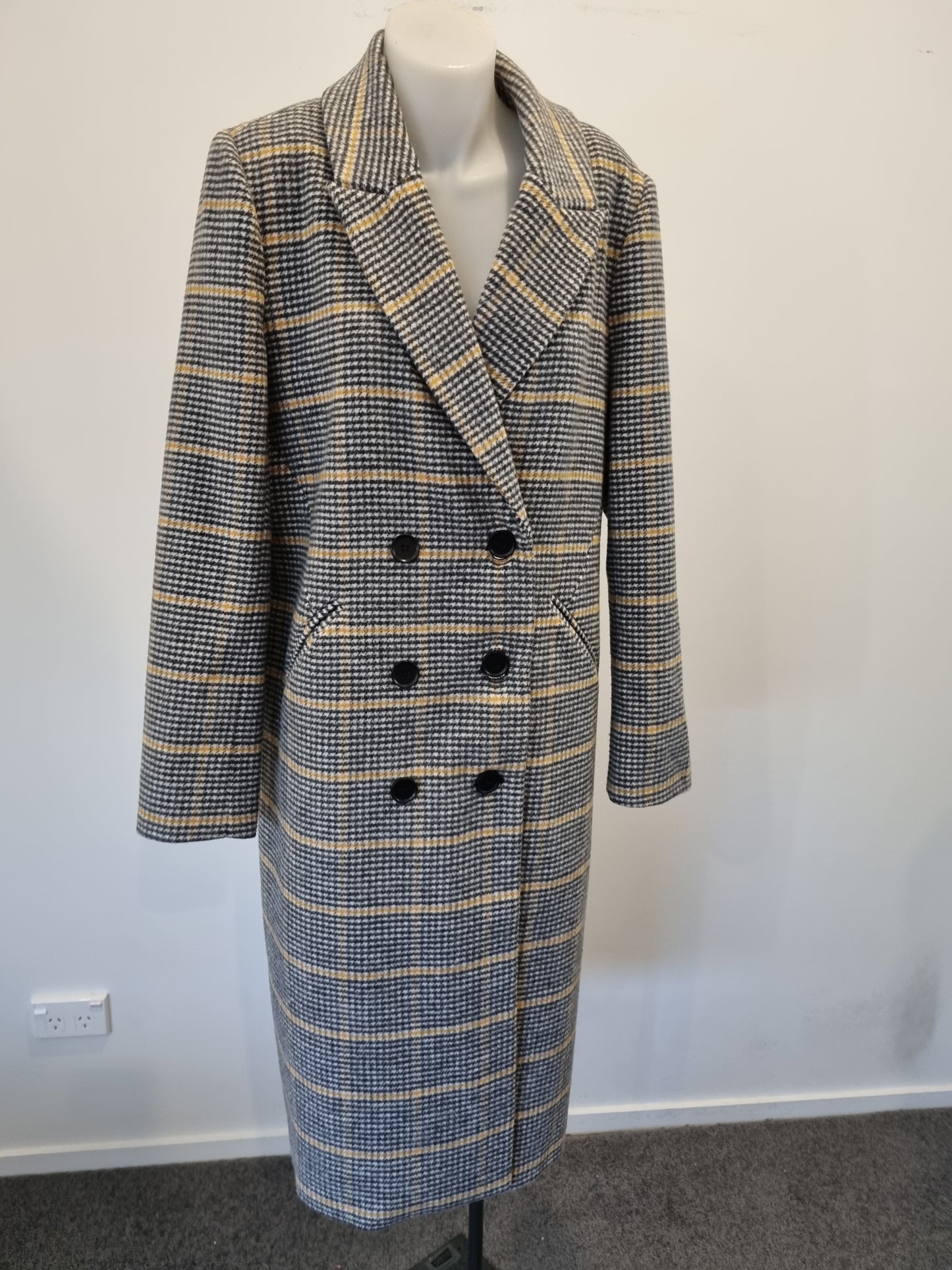 Decjuba Coat - Size 12