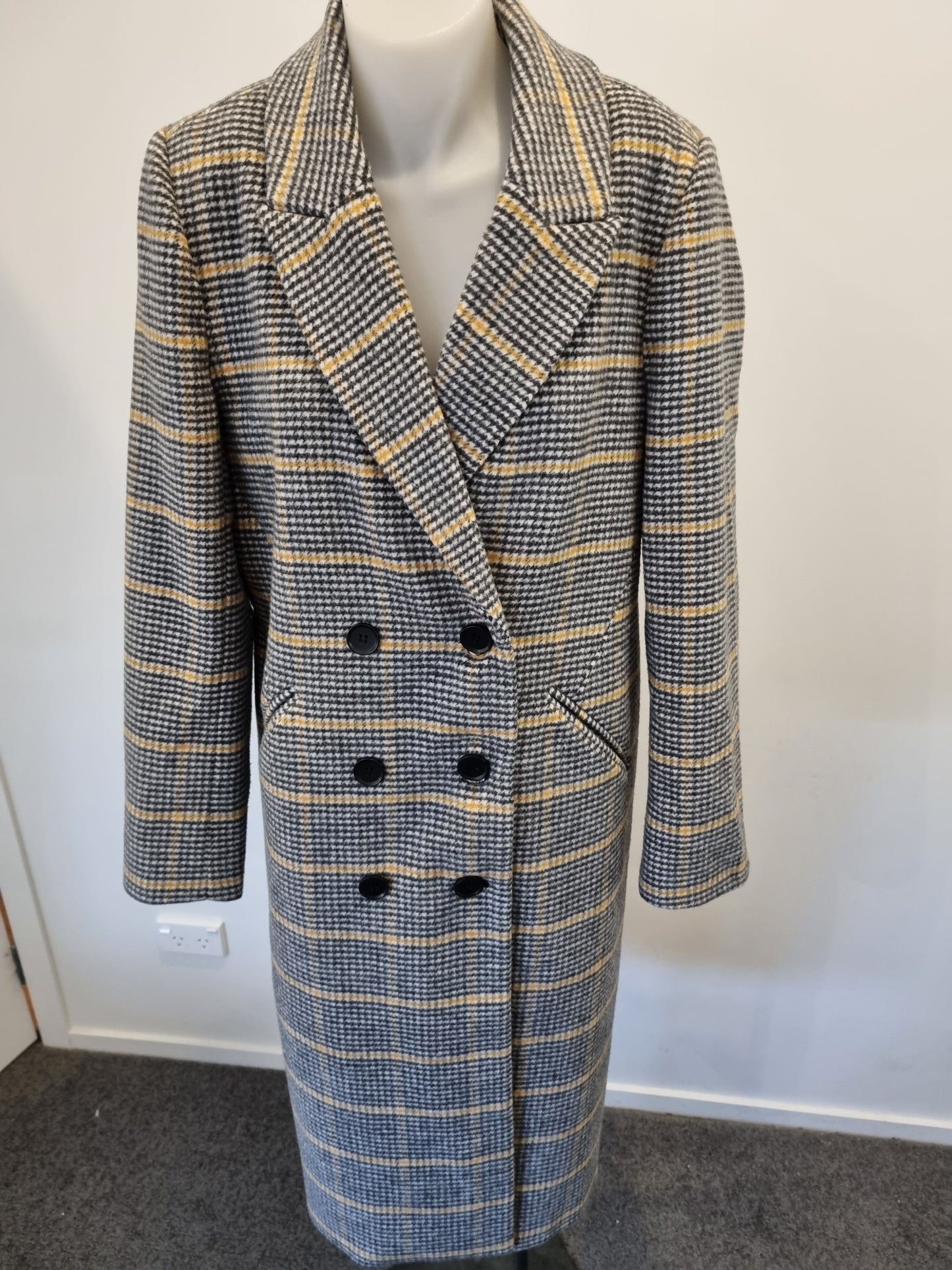 Decjuba Coat - Size 12