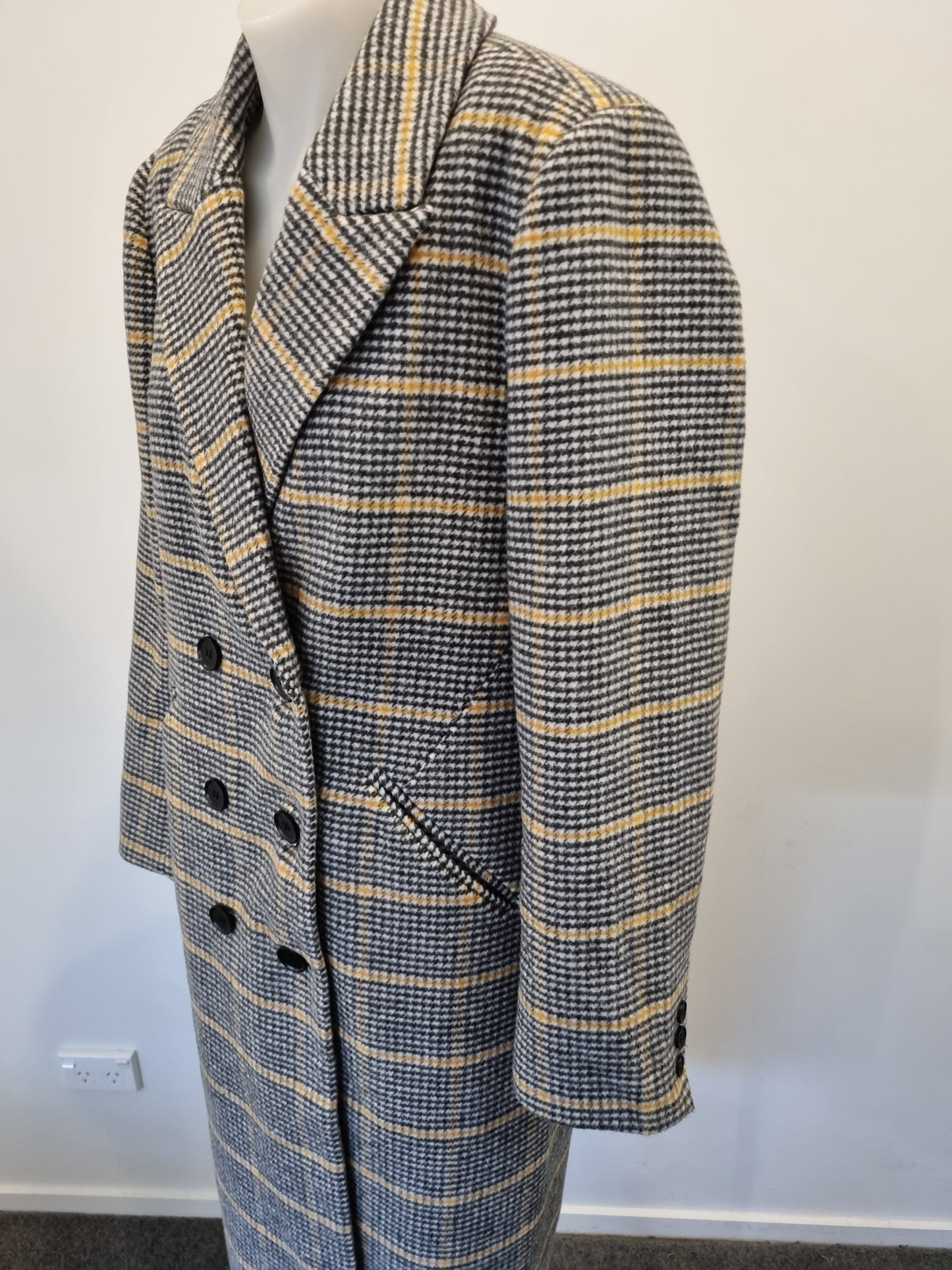 Decjuba Coat - Size 12