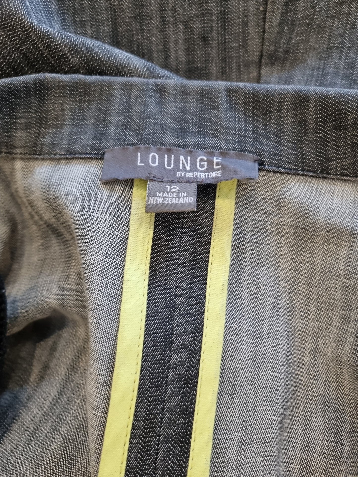 Lounge Jacket - Size 12