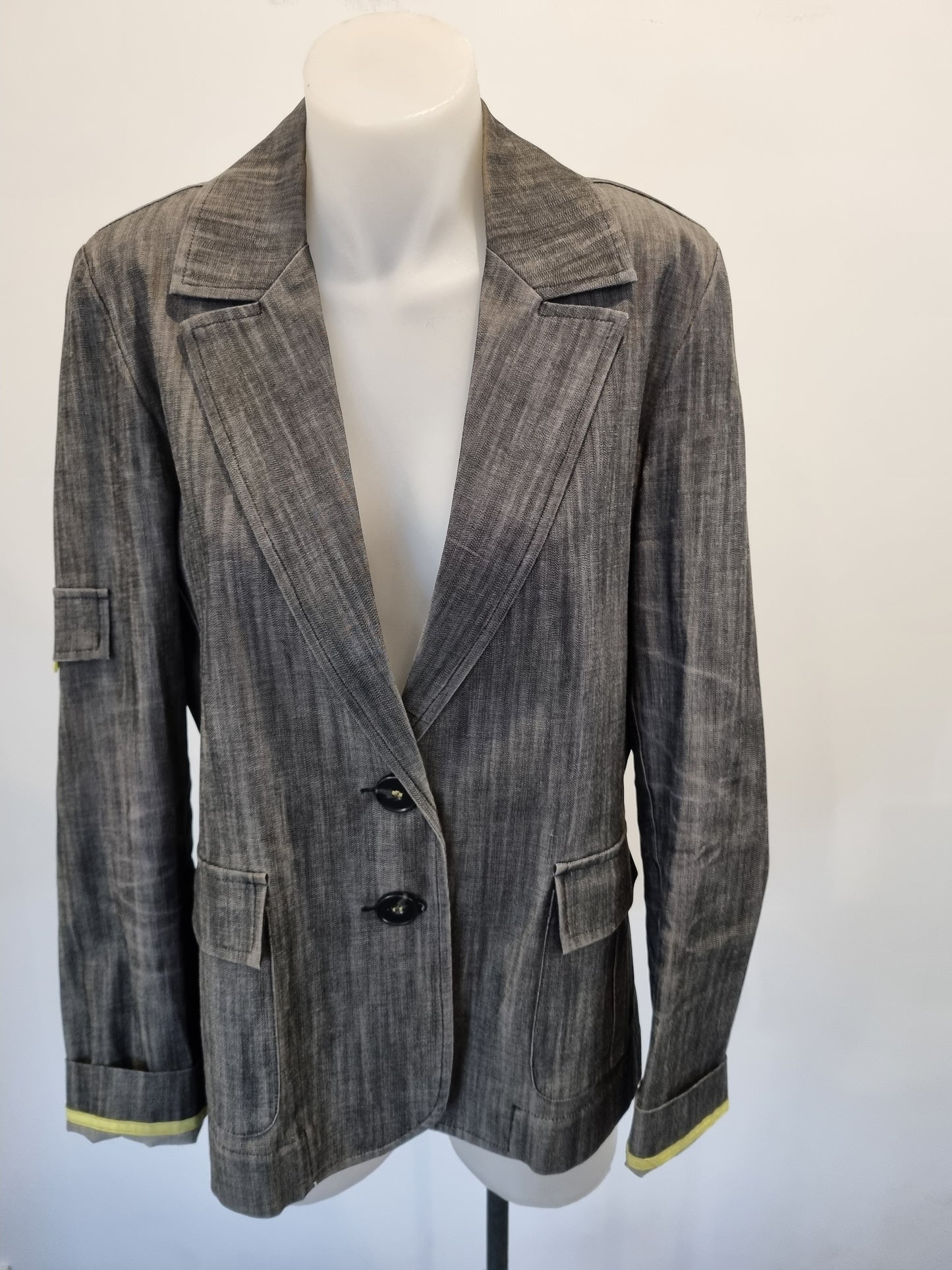 Lounge Jacket - Size 12