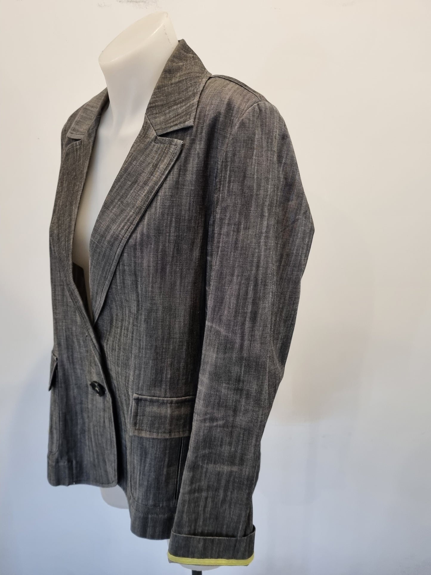 Lounge Jacket - Size 12