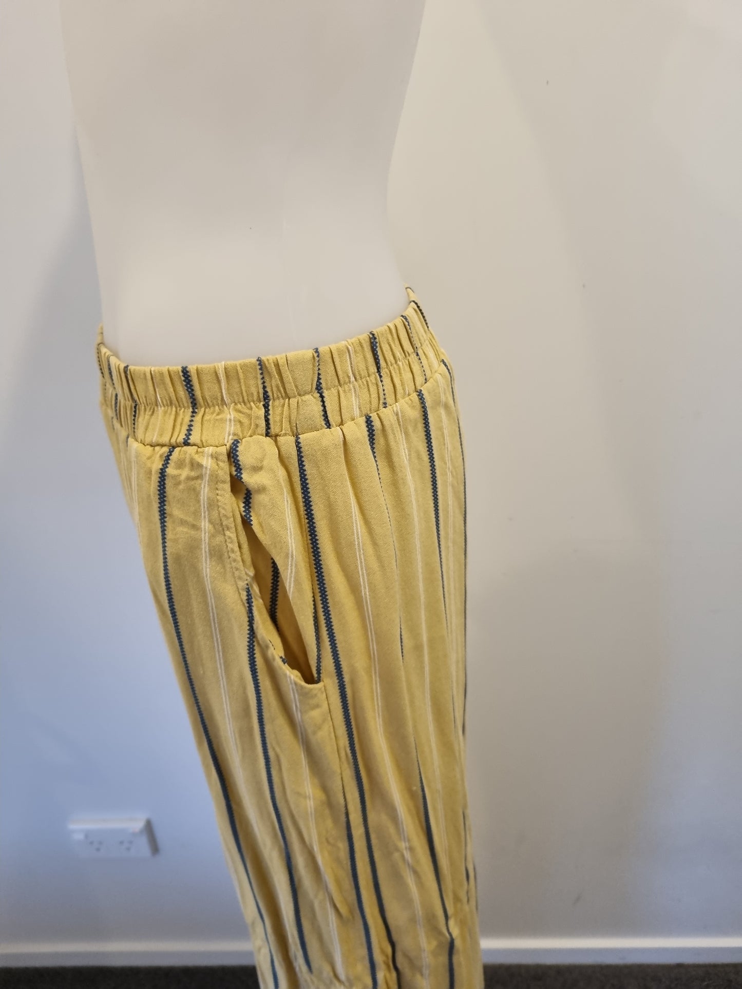 Final Touch Pants - Size M