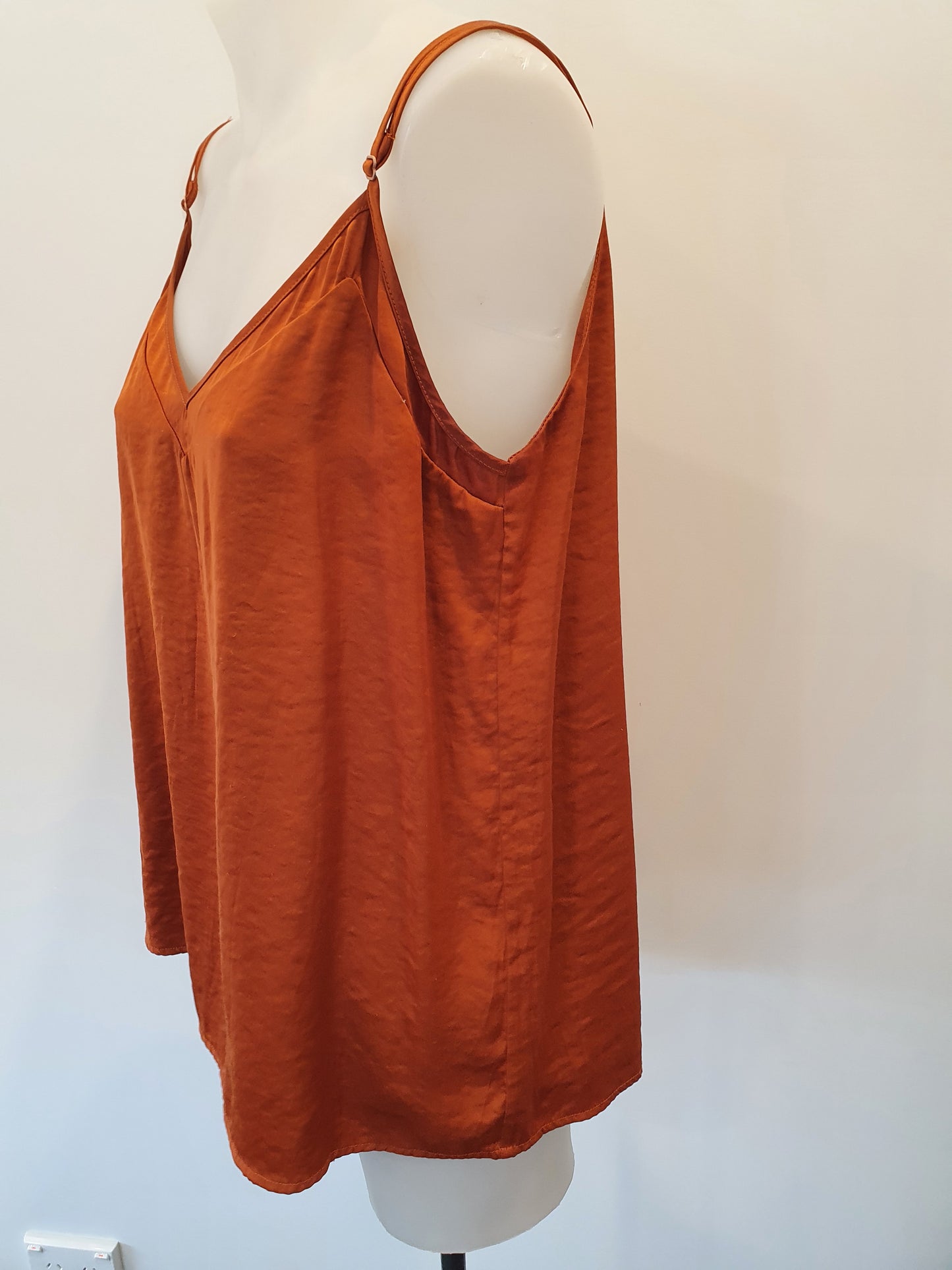 Drama The Label Singlet - Size 14