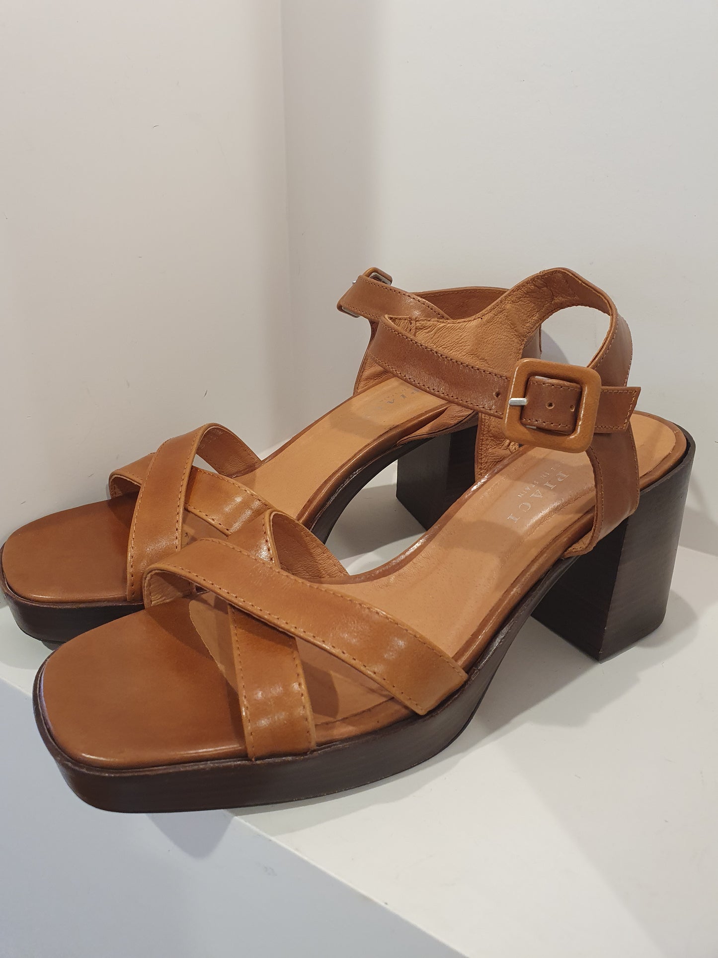 Mi Piaci Dark Tan Heels - Size 41