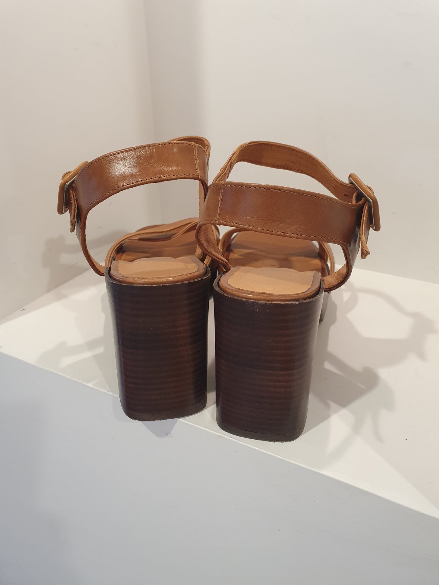 Mi Piaci Dark Tan Heels - Size 41