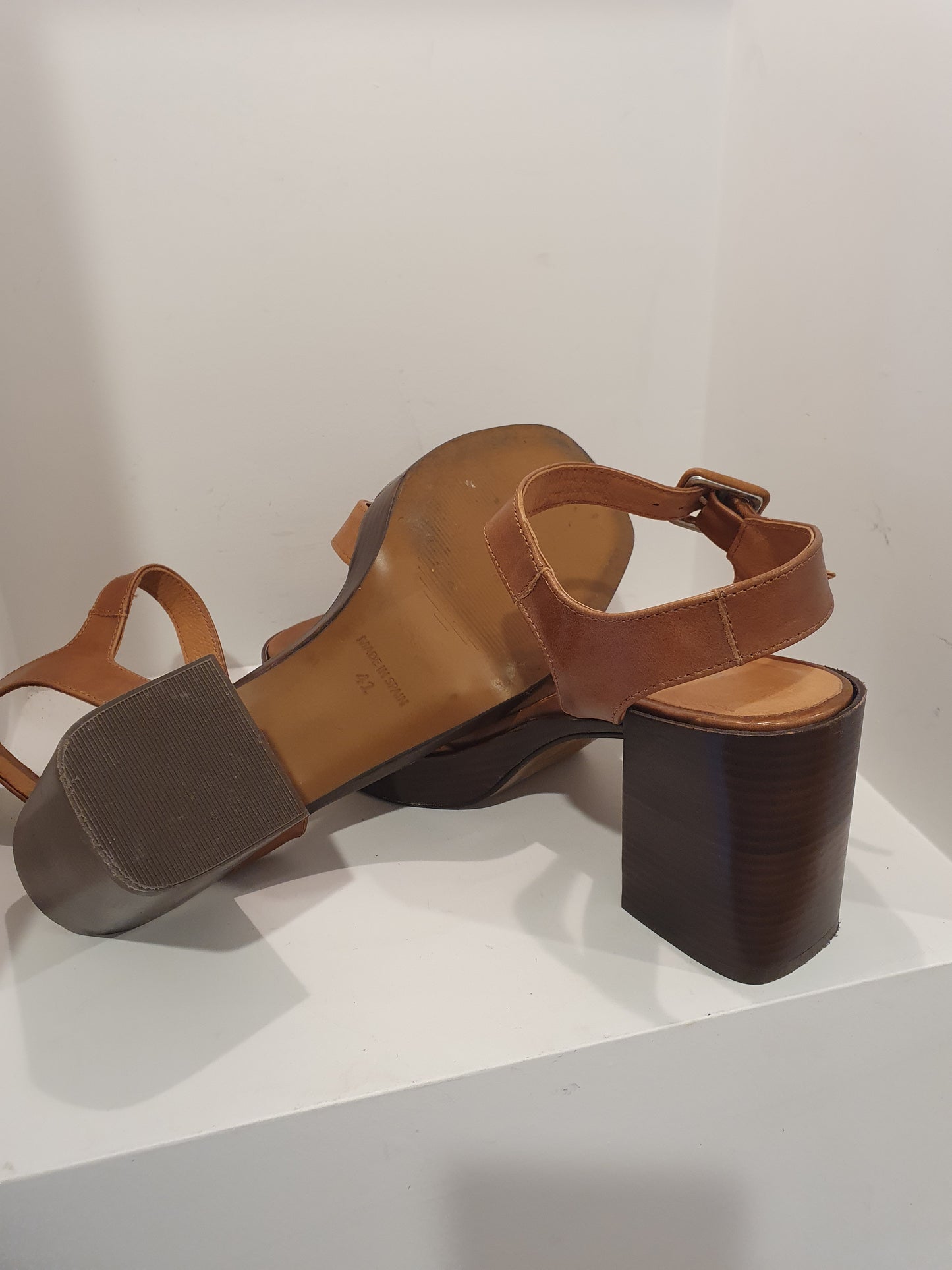 Mi Piaci Dark Tan Heels - Size 41