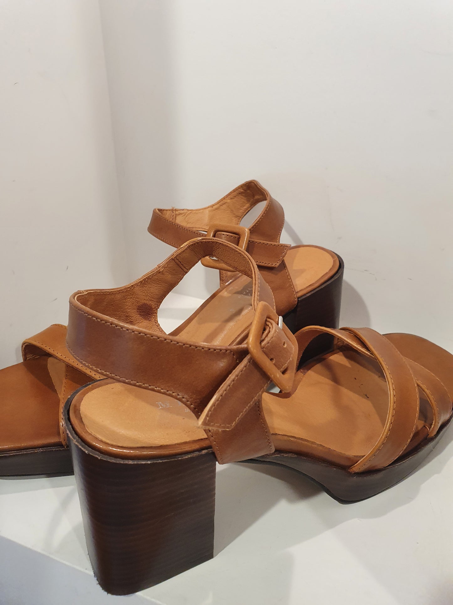Mi Piaci Dark Tan Heels - Size 41