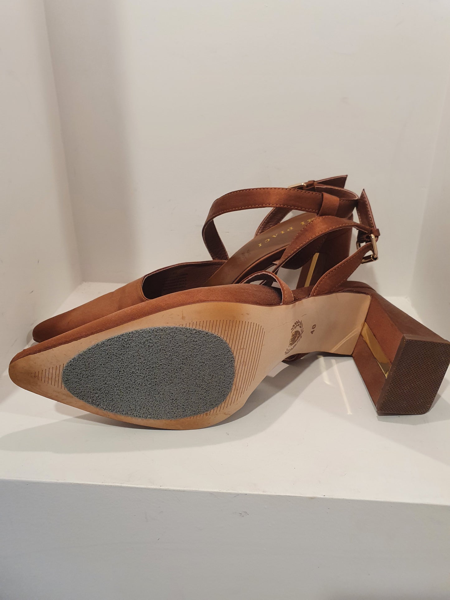 Mi Piaci Dark Tan Heels - Size 40
