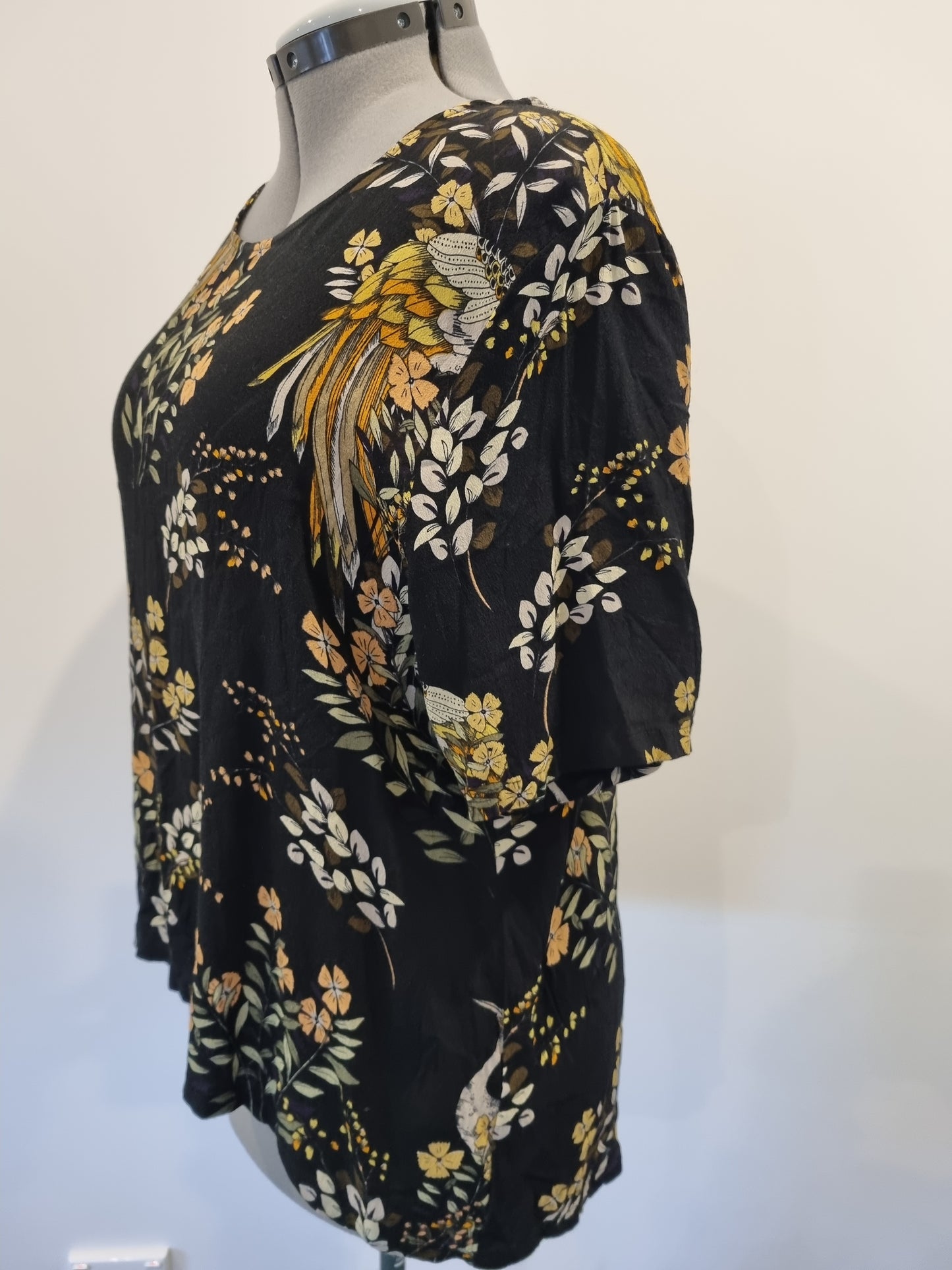Whistle Petite Top - Size 18