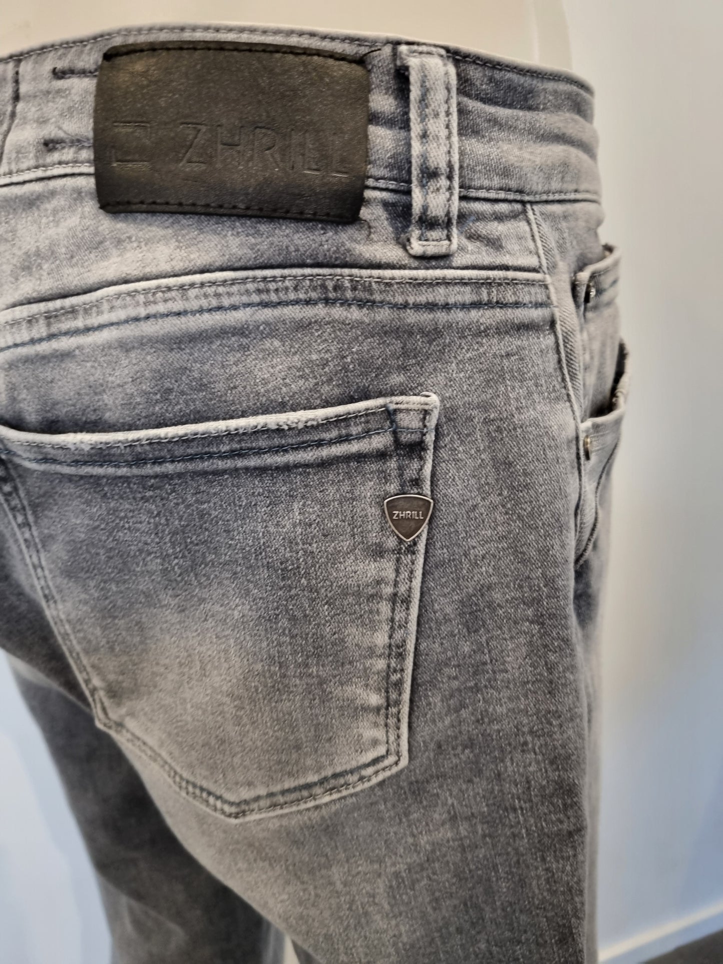 Zhrill Jeans - Size 30 (12)