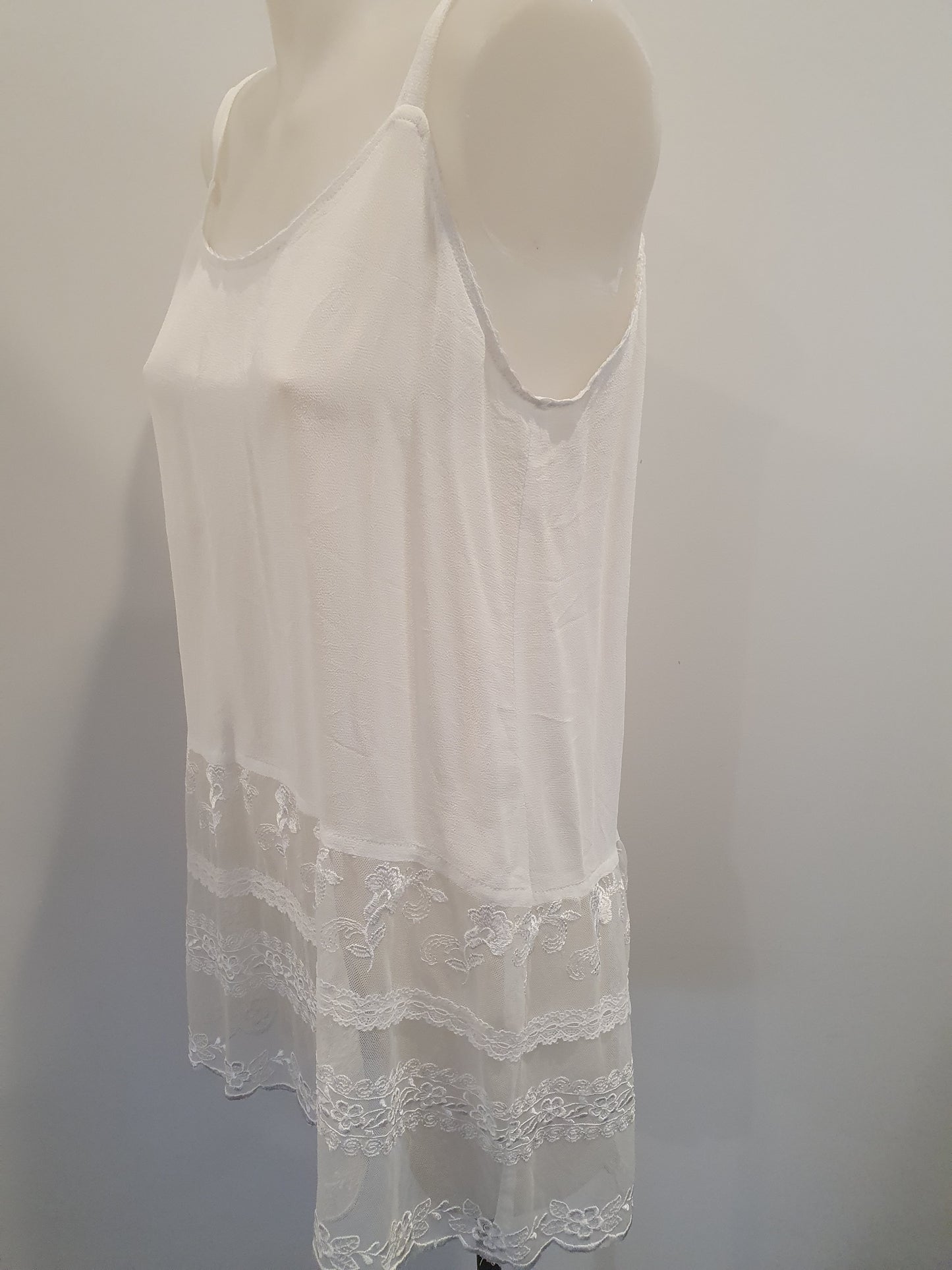 Lacy By Donelle Scott Singlet - Size 12